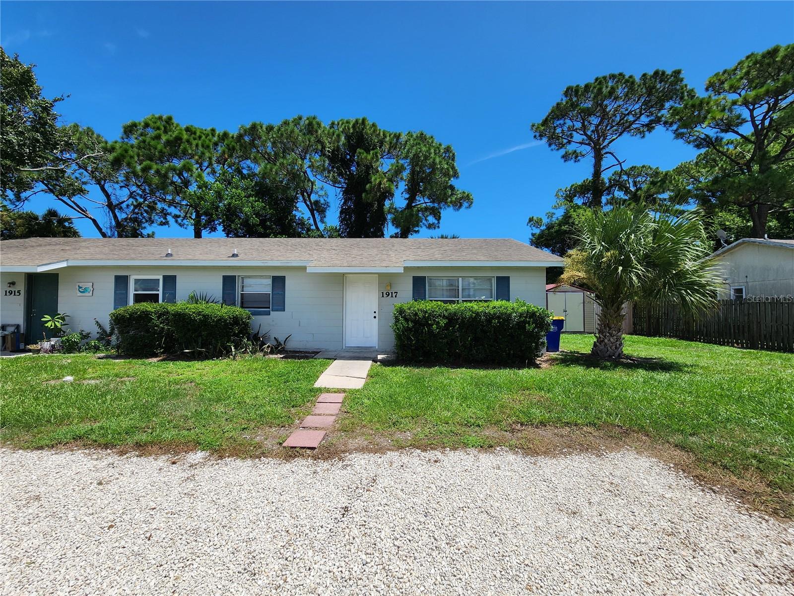 1917 Fern Palm Dr Property Photo 2
