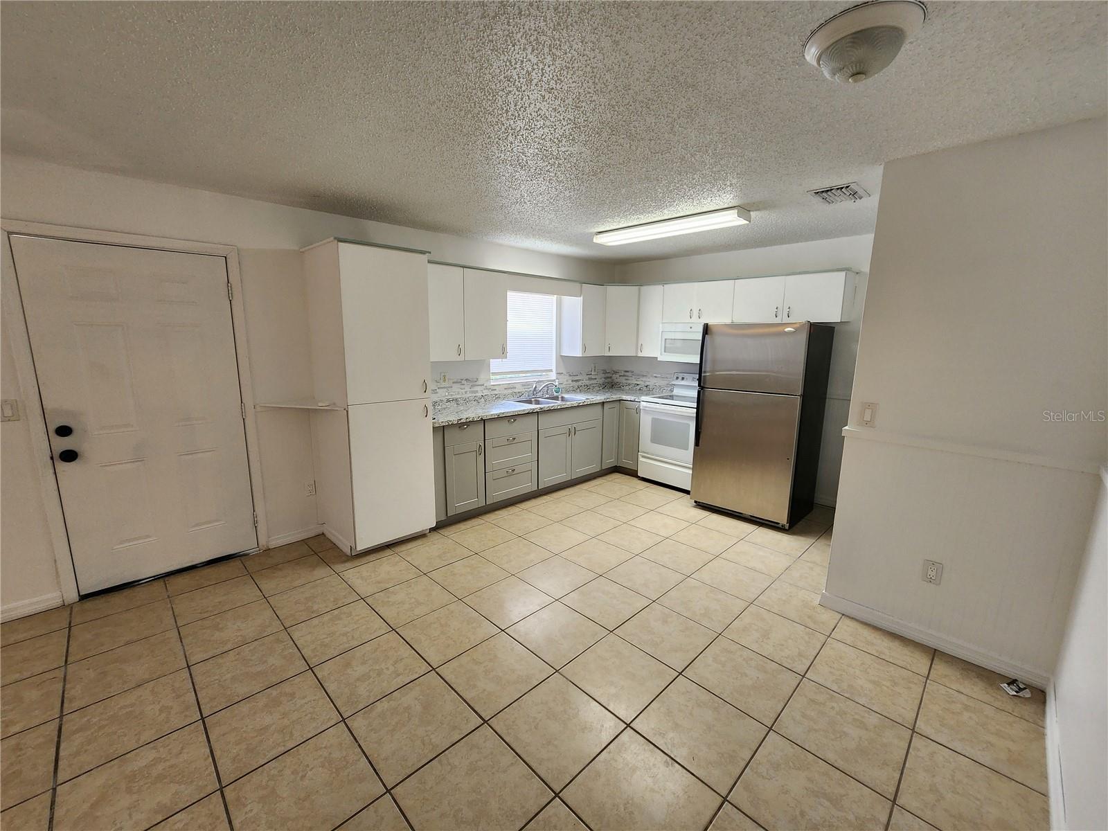 1917 Fern Palm Dr Property Photo 6