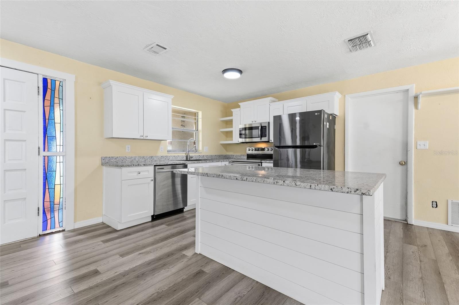 2021 Oriole Ln Property Photo 12