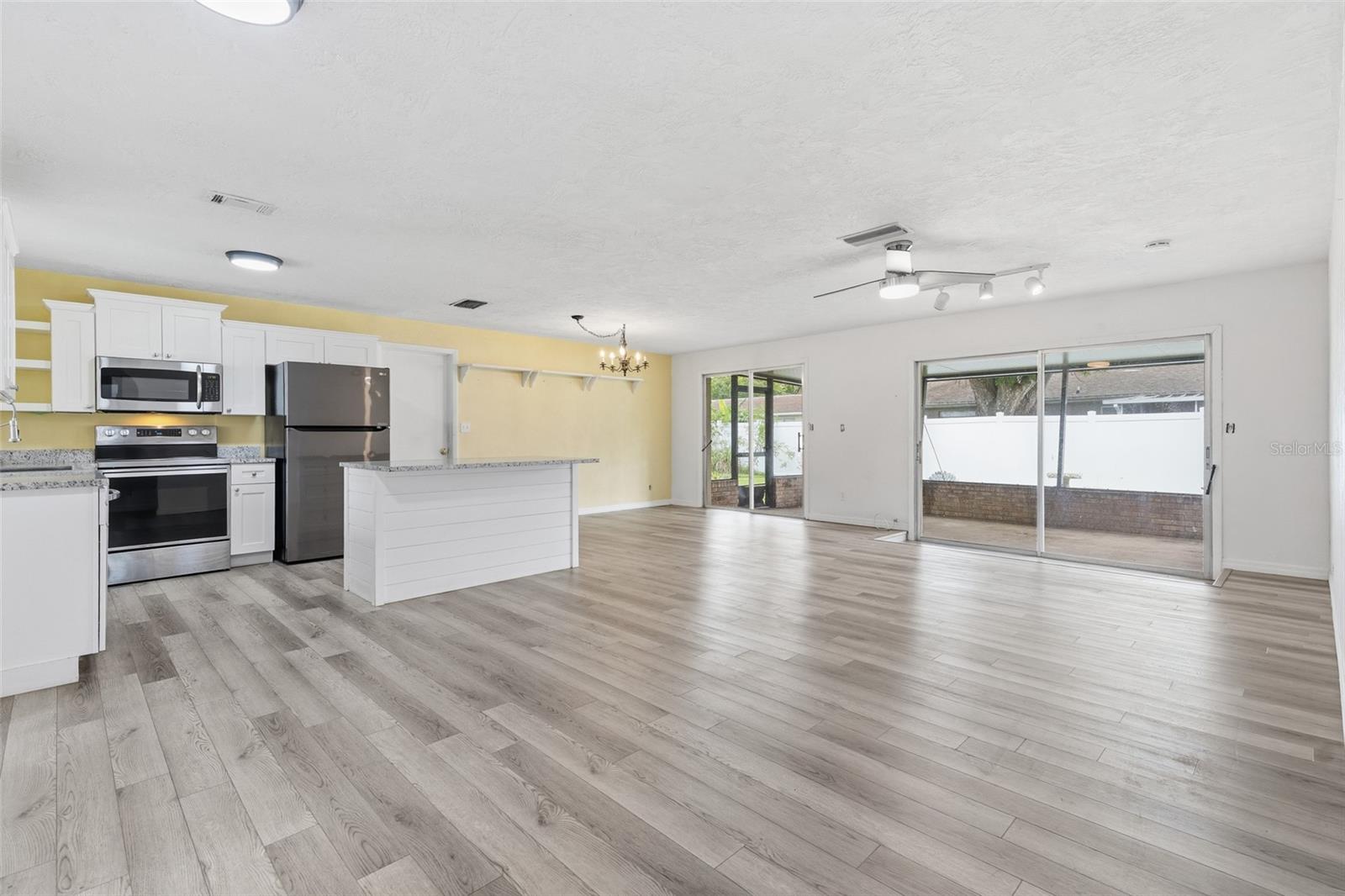 2021 Oriole Ln Property Photo 18