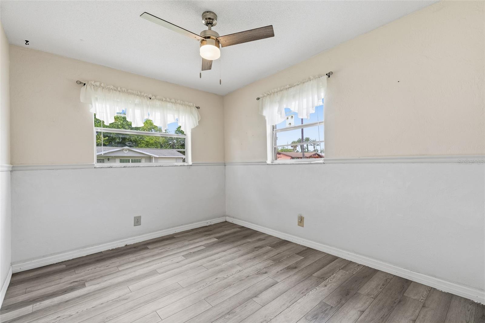 2021 Oriole Ln Property Photo 26
