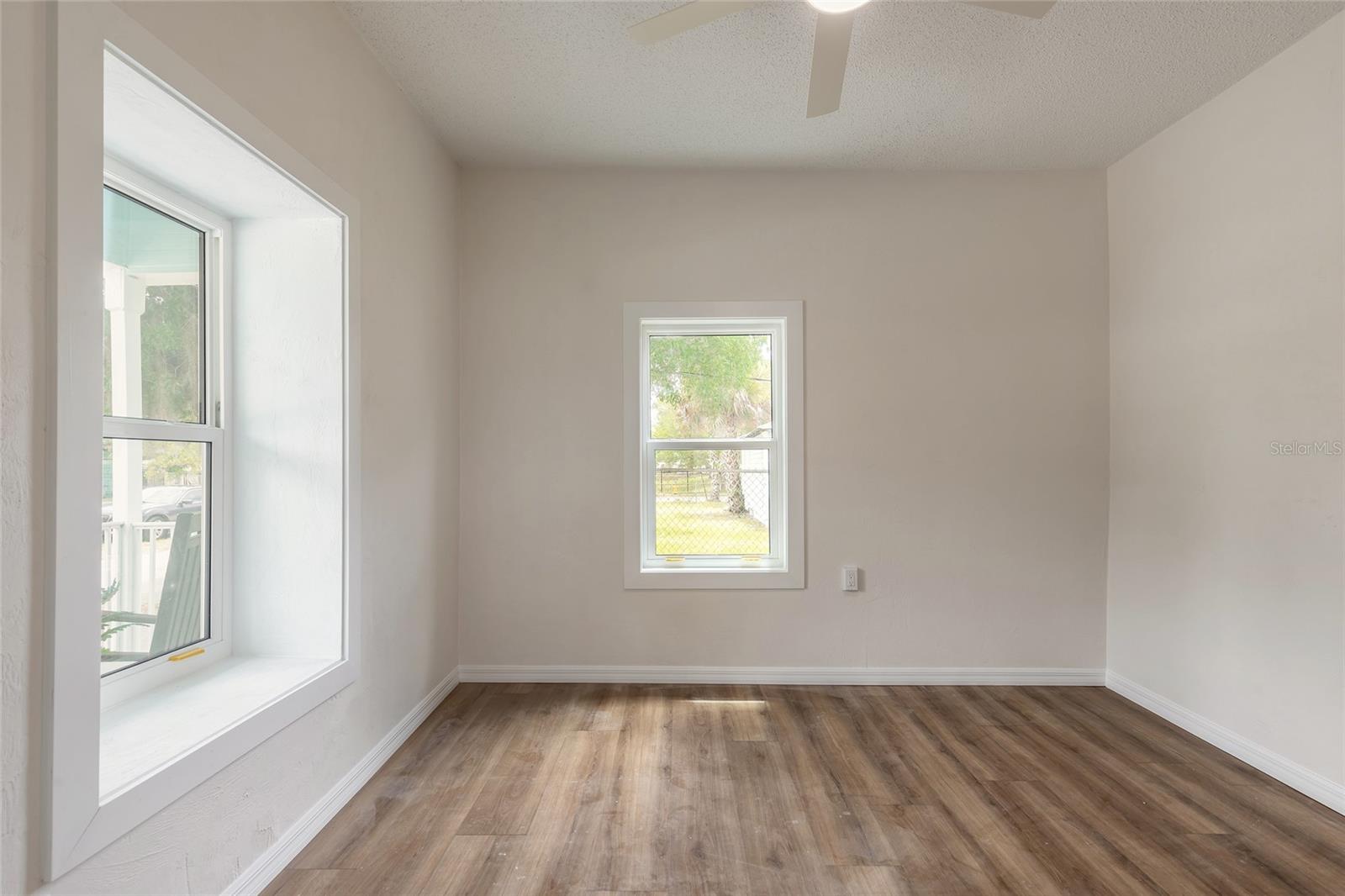 306 Sheldon St Property Photo 14