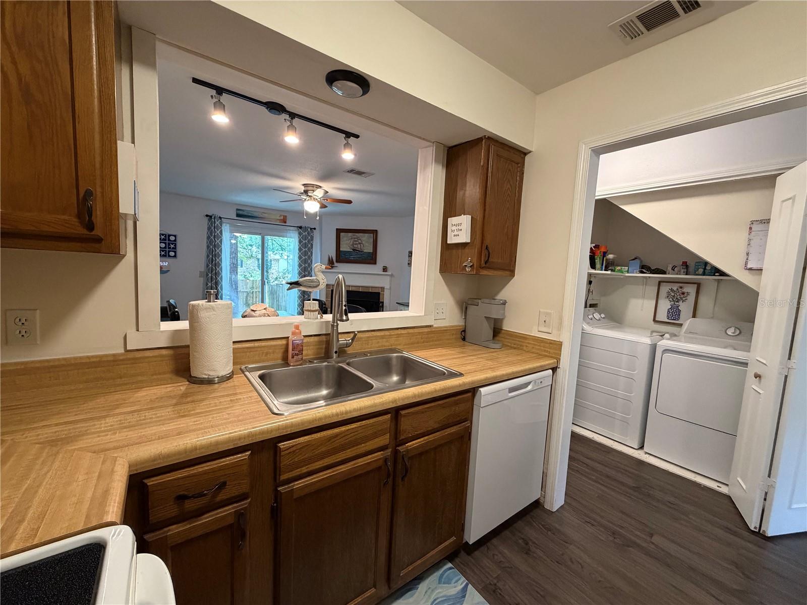 10105 Vixen Pl Property Photo 9
