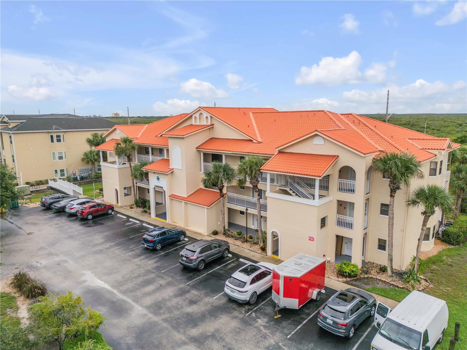 466 BOUCHELLE DR #303 Property Photo 1