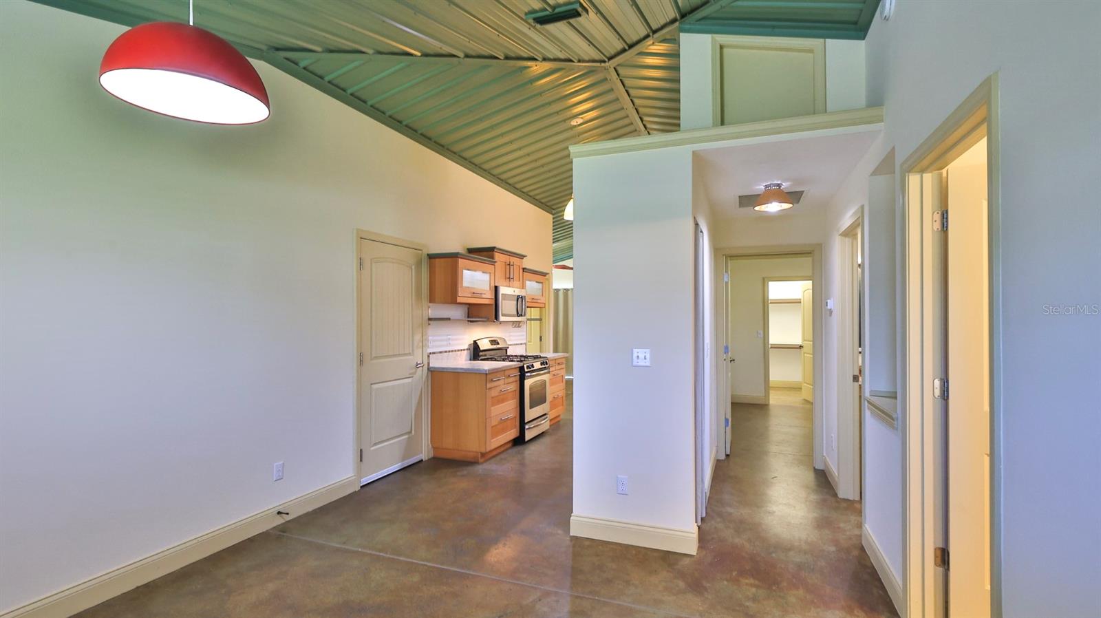 118 Snyder St Property Photo 4