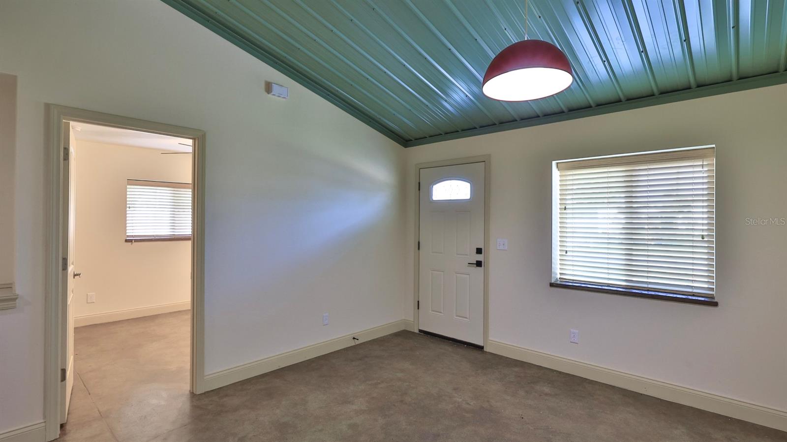 118 Snyder St Property Photo 5