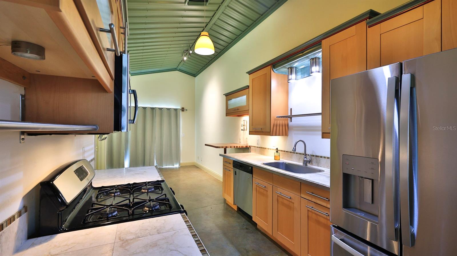 118 Snyder St Property Photo 8