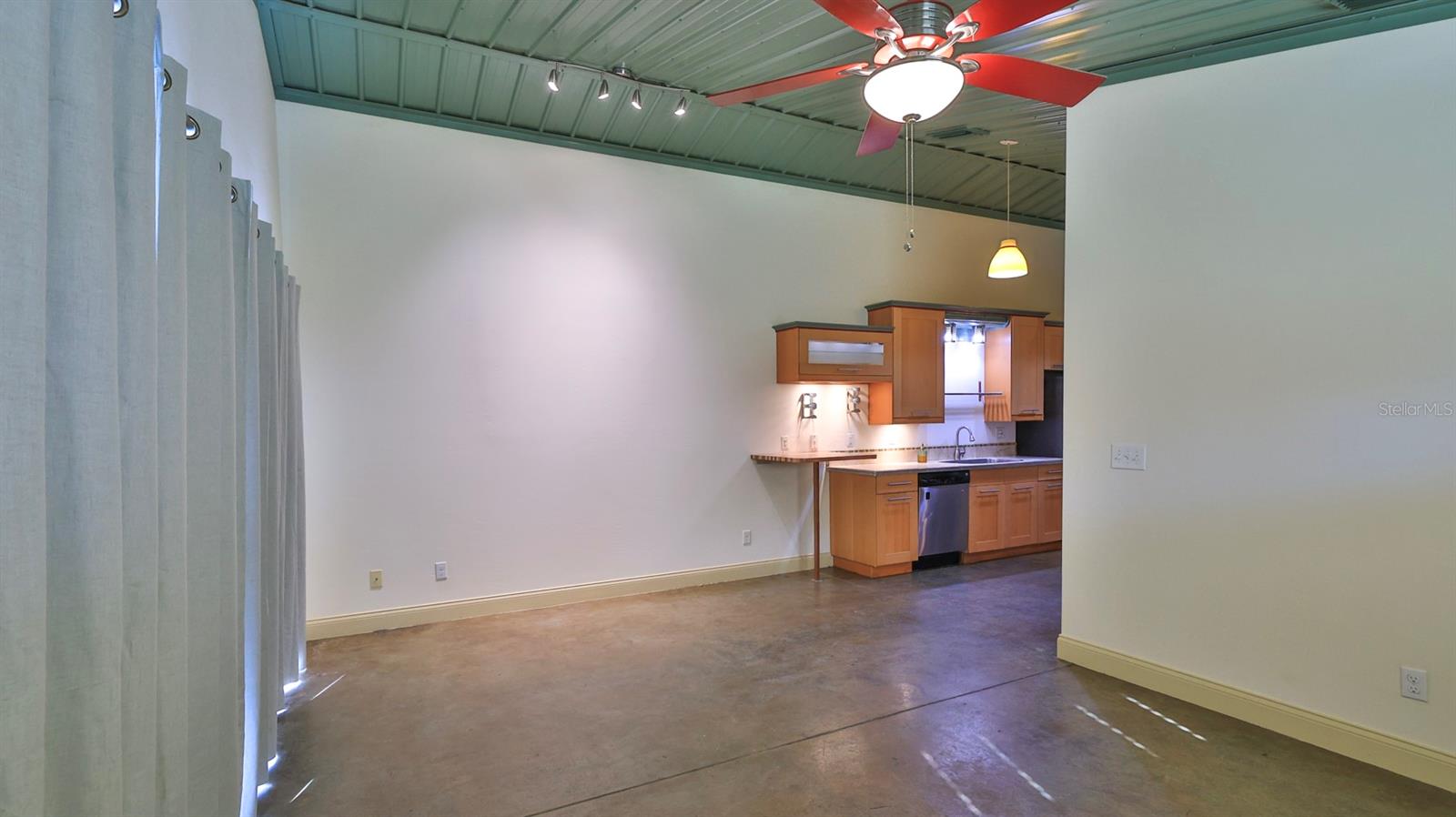 118 Snyder St Property Photo 14