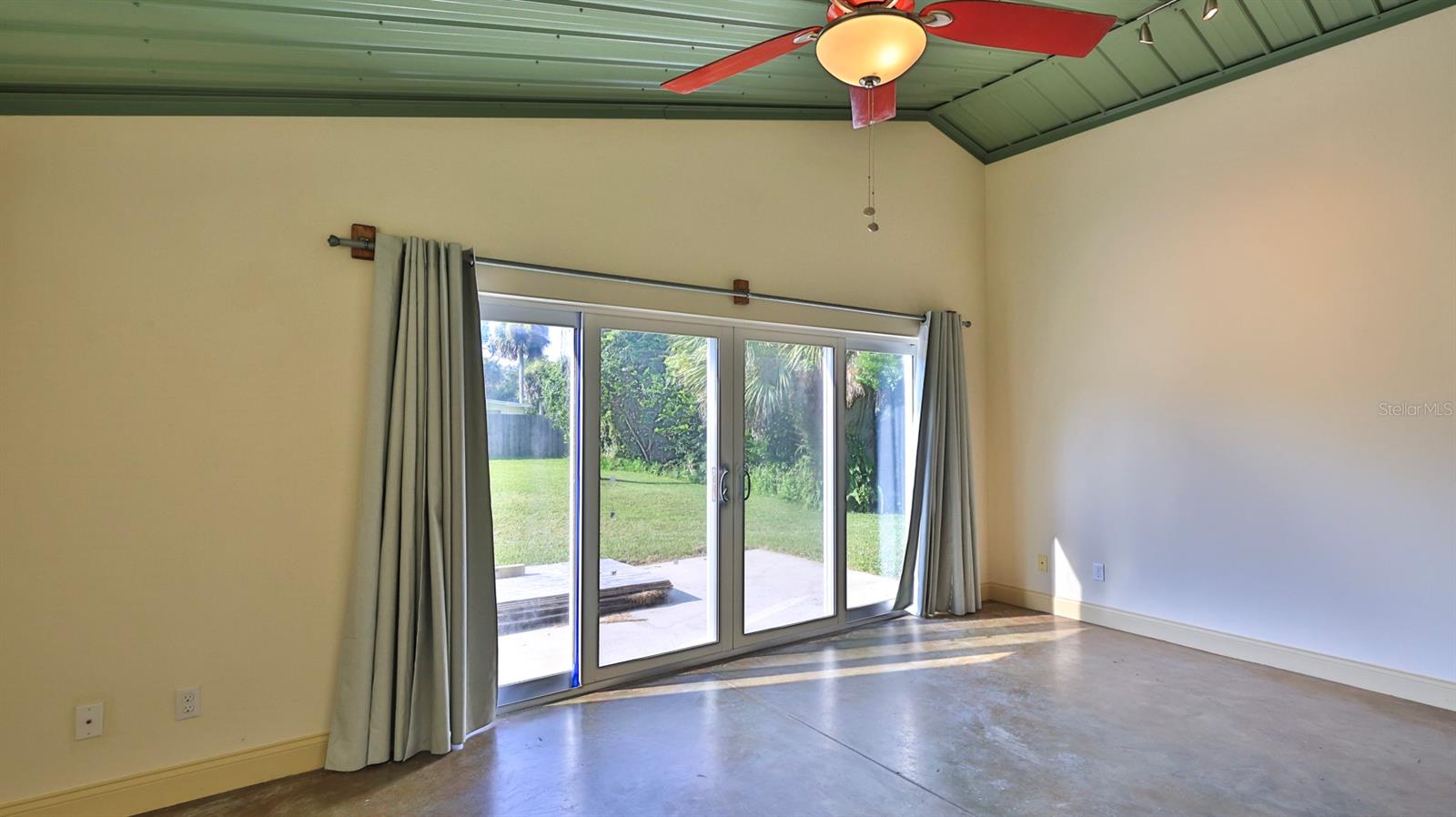118 Snyder St Property Photo 15