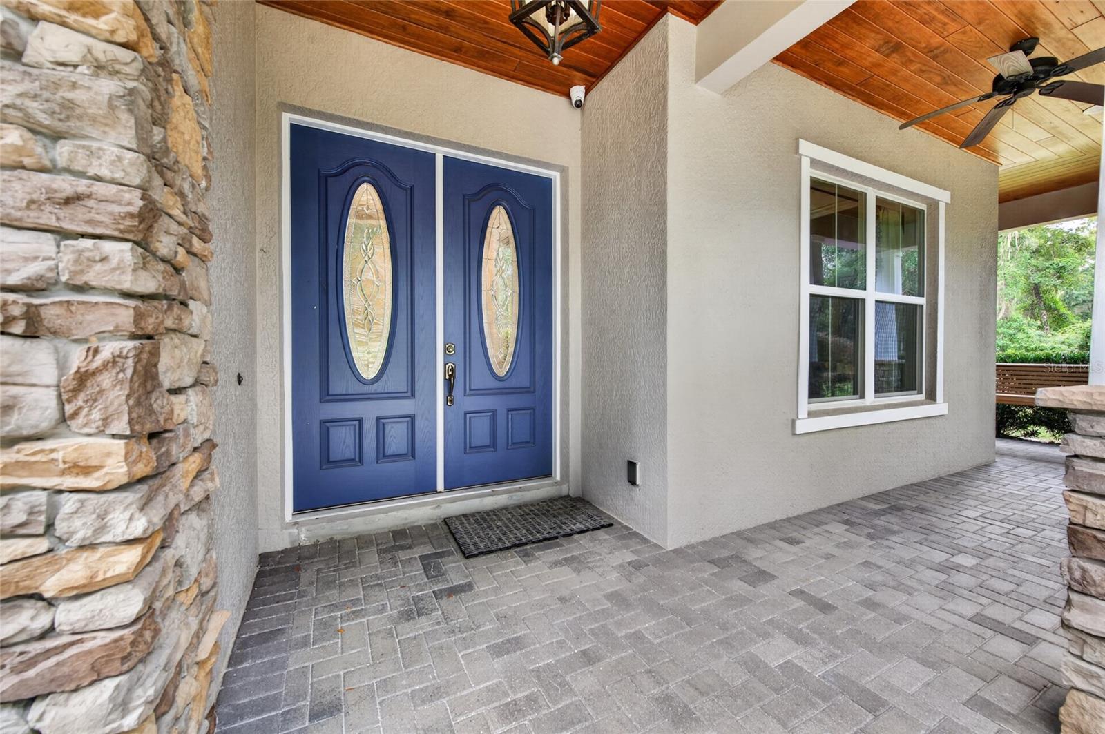1515 Rambling Oaks Ln Property Photo 3