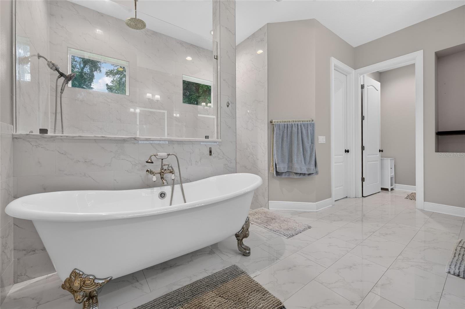 1515 Rambling Oaks Ln Property Photo 17