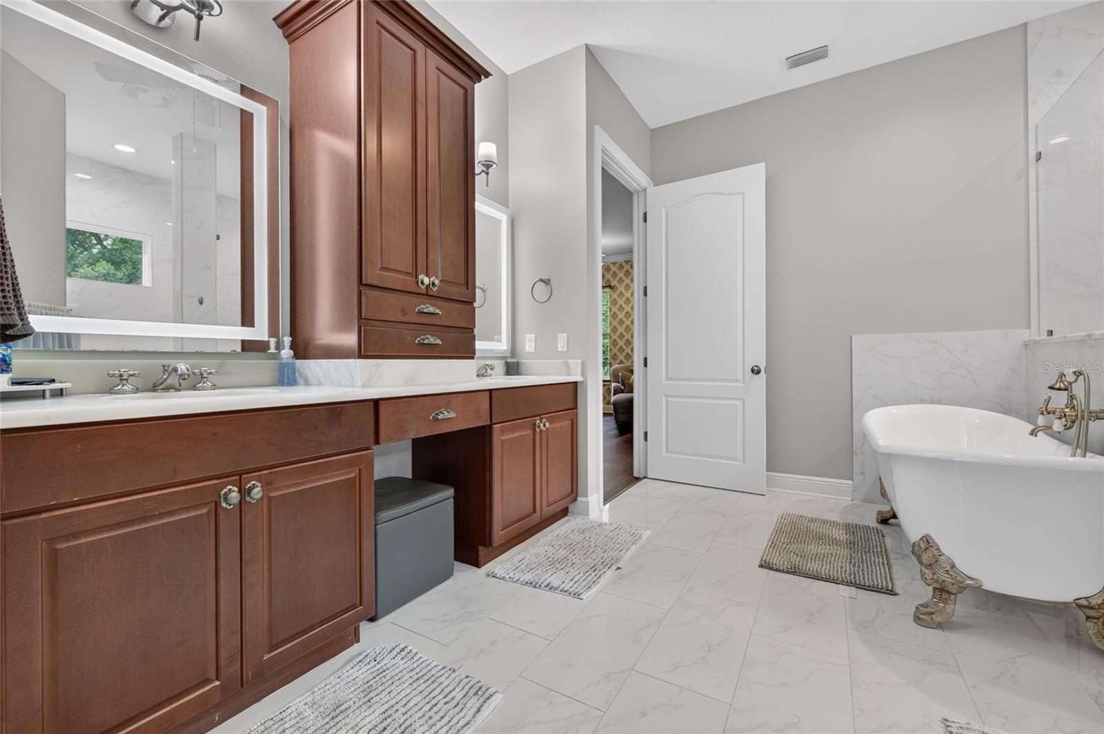 1515 Rambling Oaks Ln Property Photo 19