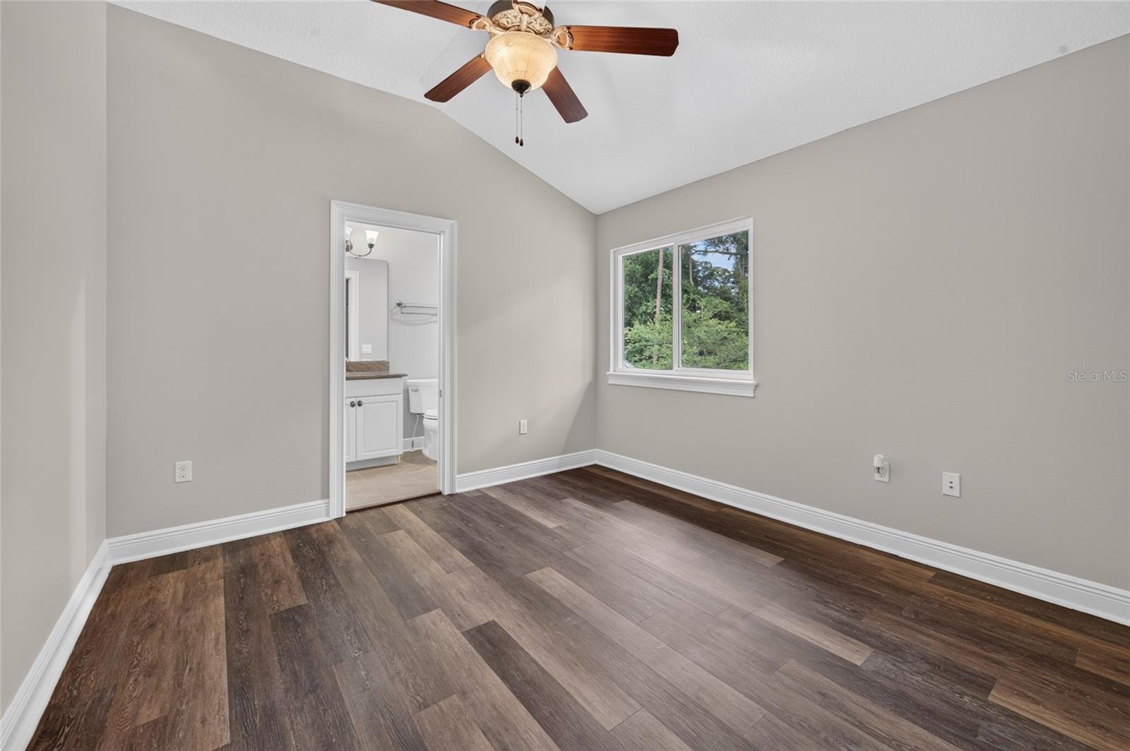 1515 Rambling Oaks Ln Property Photo 29