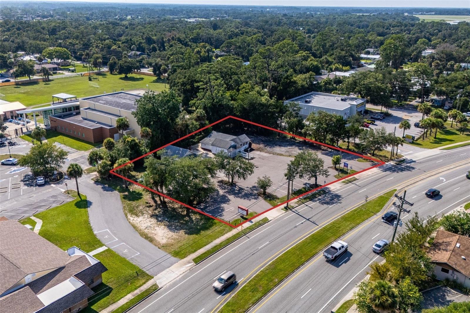 1042 N Dixie Fwy Property Photo 1