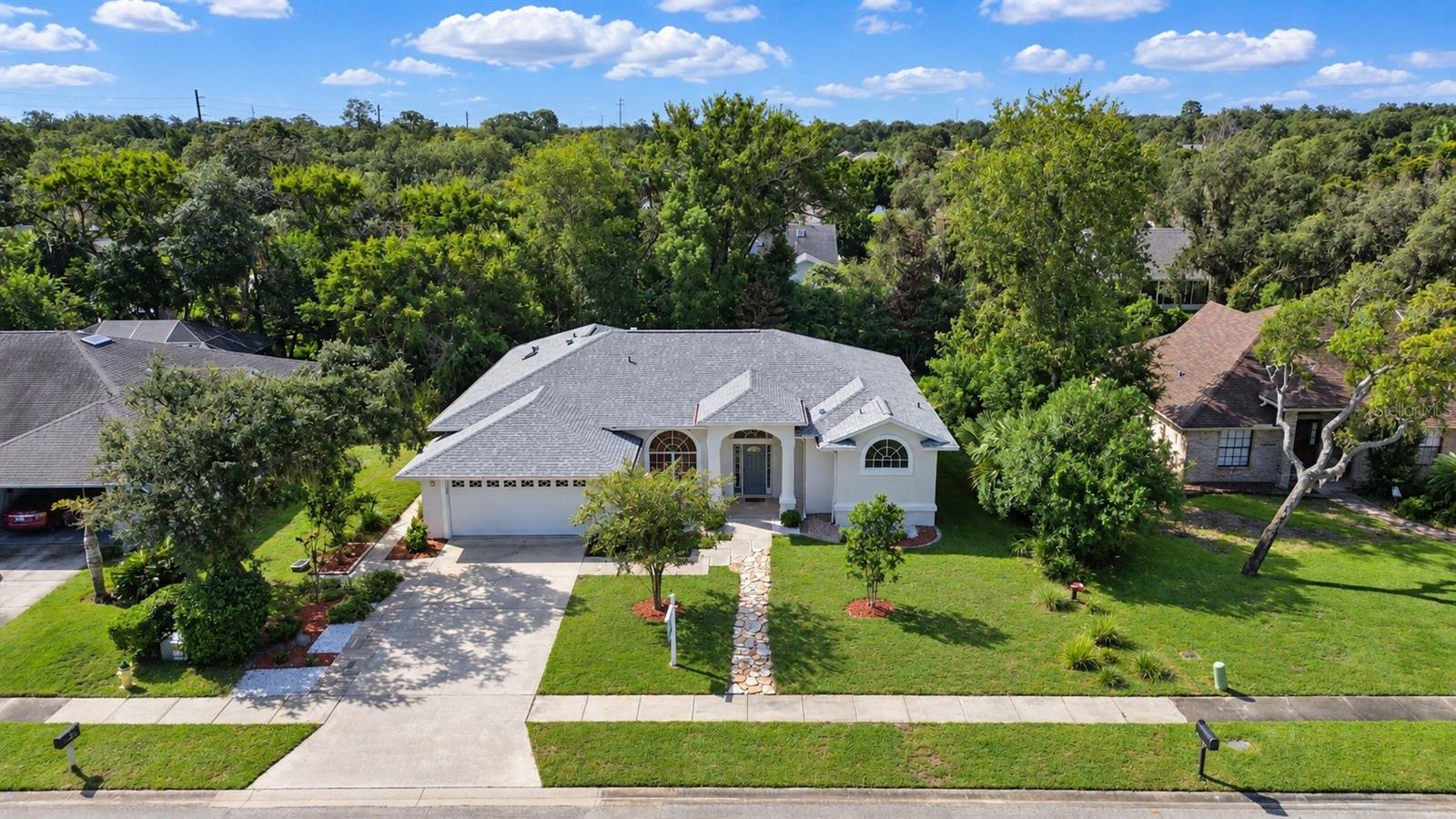 516 SUN LAKE DR