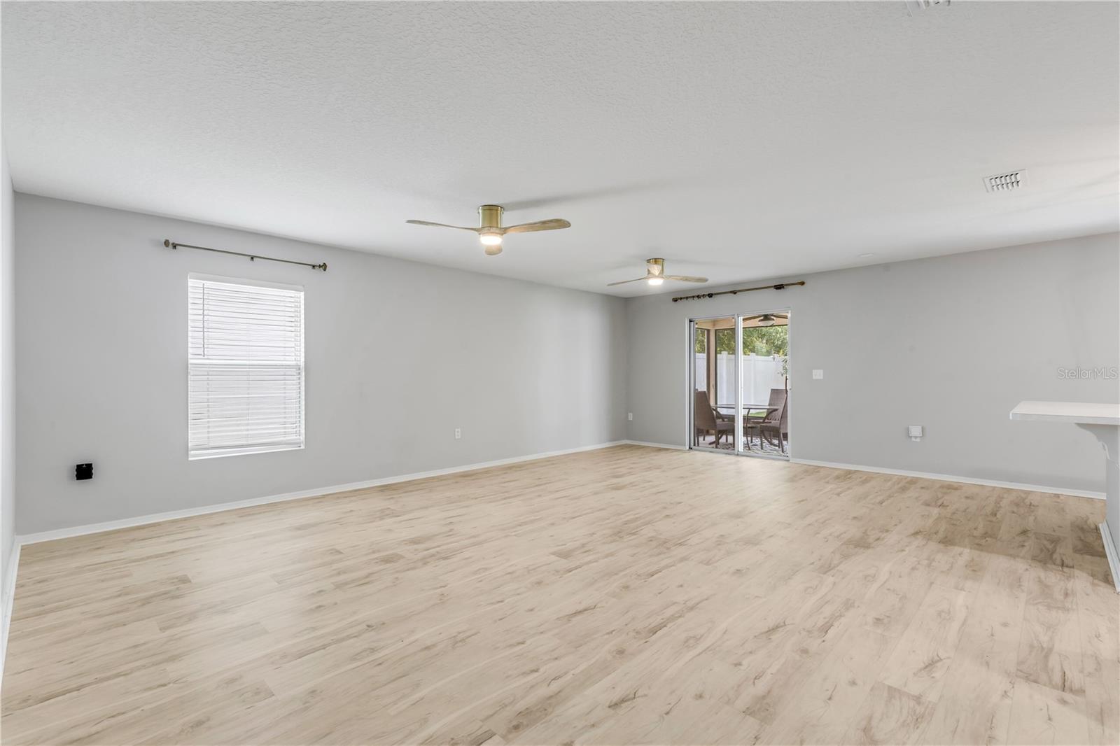 550 Aeolian Dr Property Photo 12