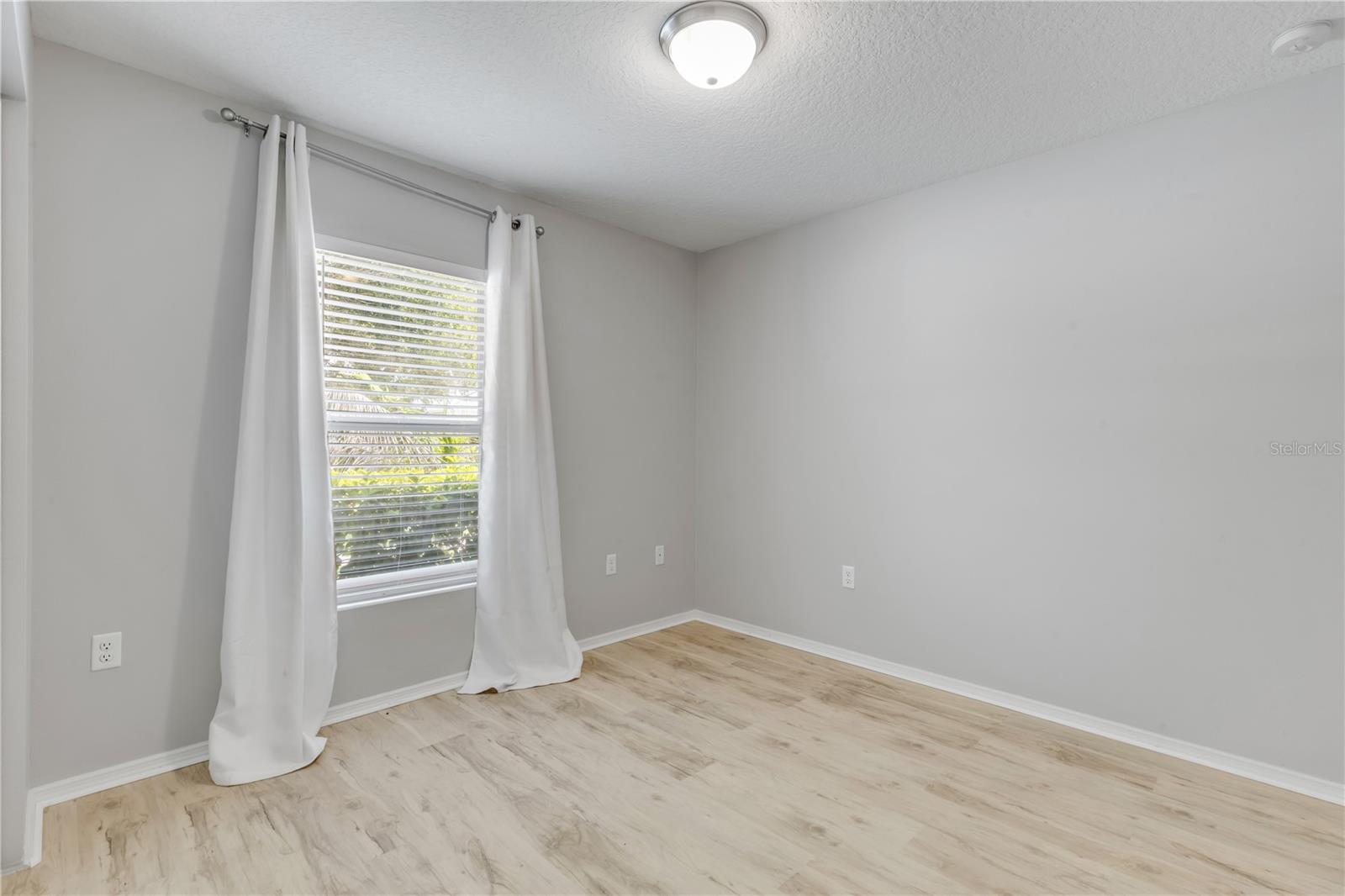 550 Aeolian Dr Property Photo 34