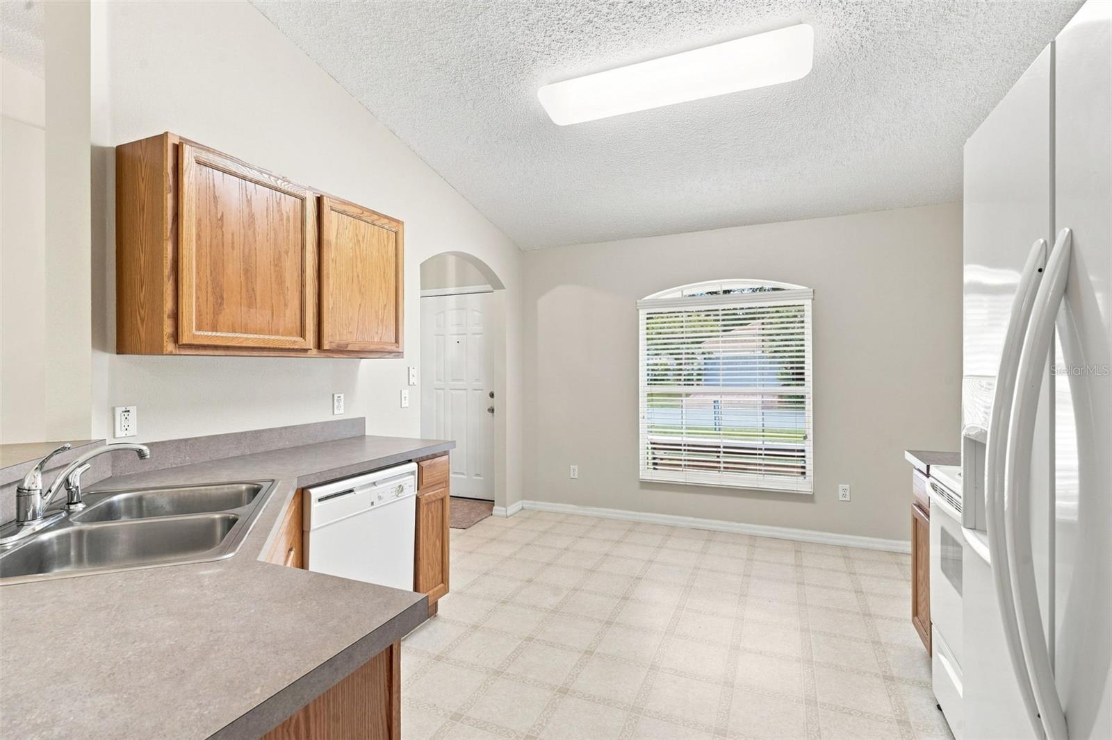 1302 Benton Lake Dr E Property Photo 14