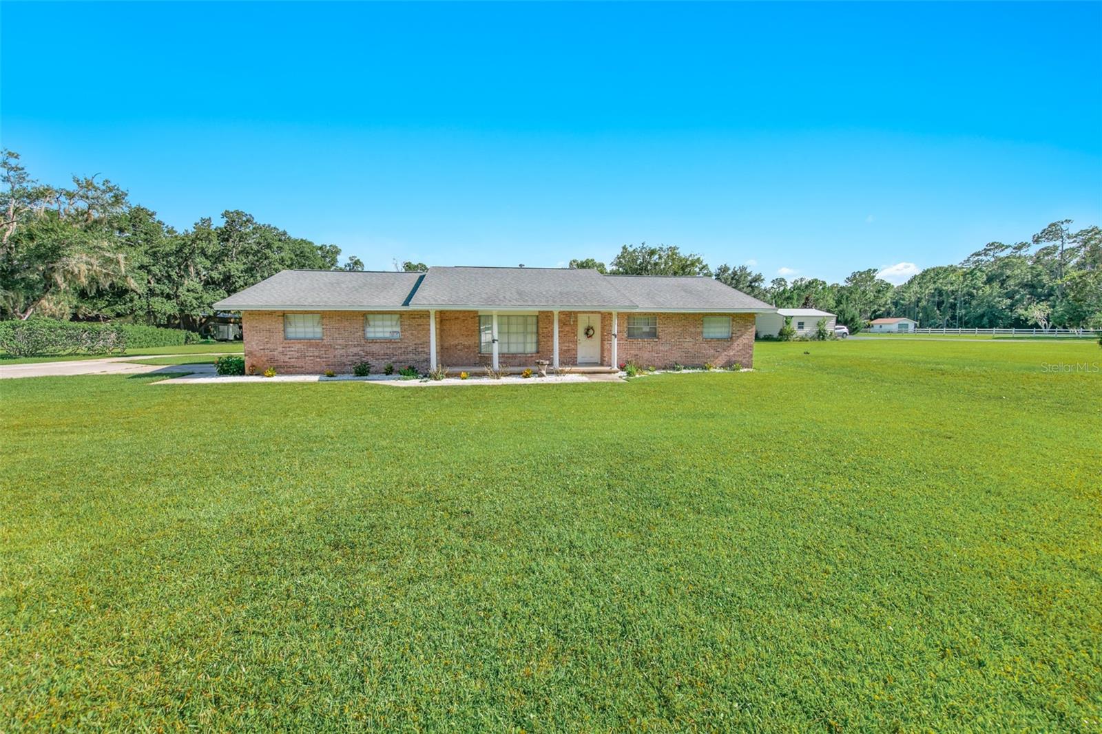 2041 Halifax Dr Property Photo 1