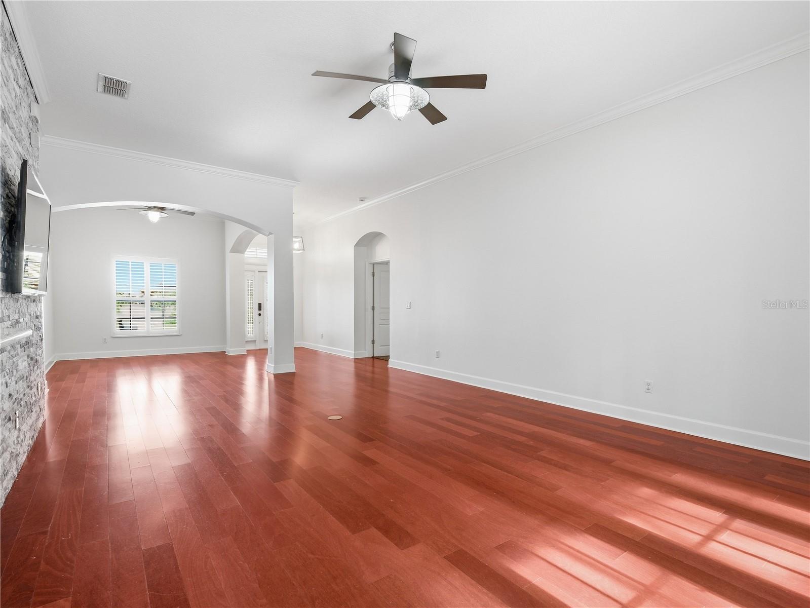 477 Luna Bella Ln Property Photo 16