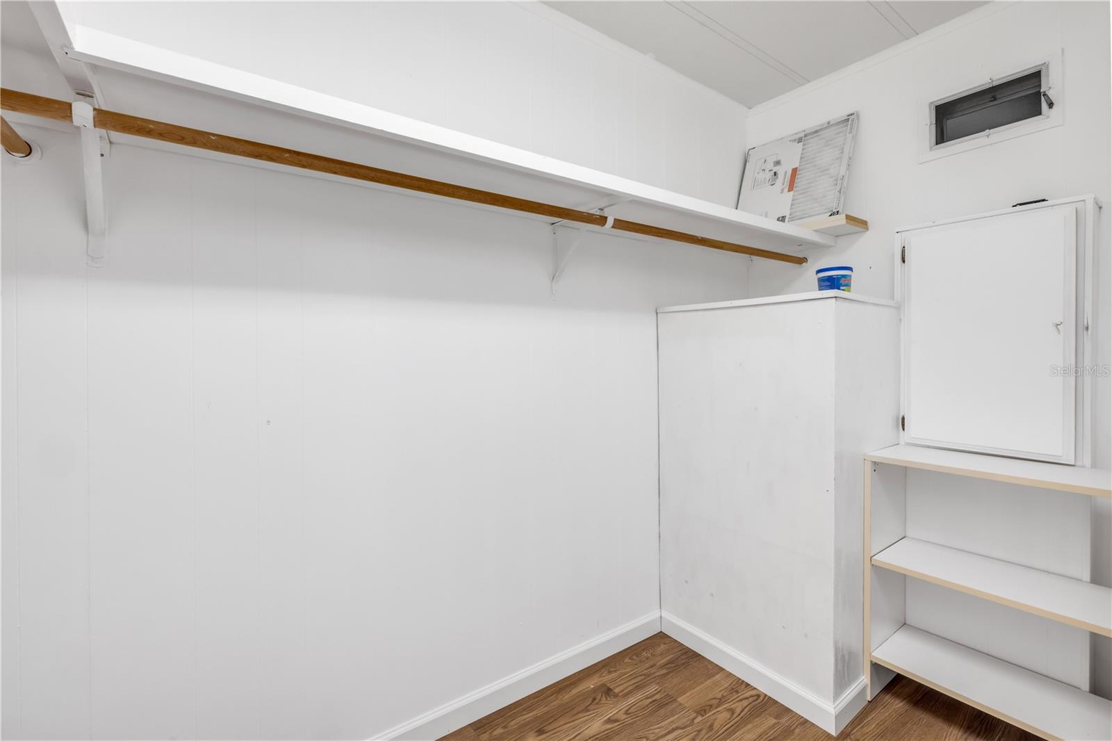 130 Pine St Property Photo 34