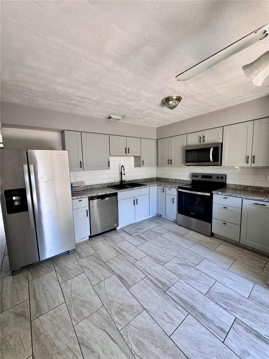 920 Boulder Dr Property Photo 3