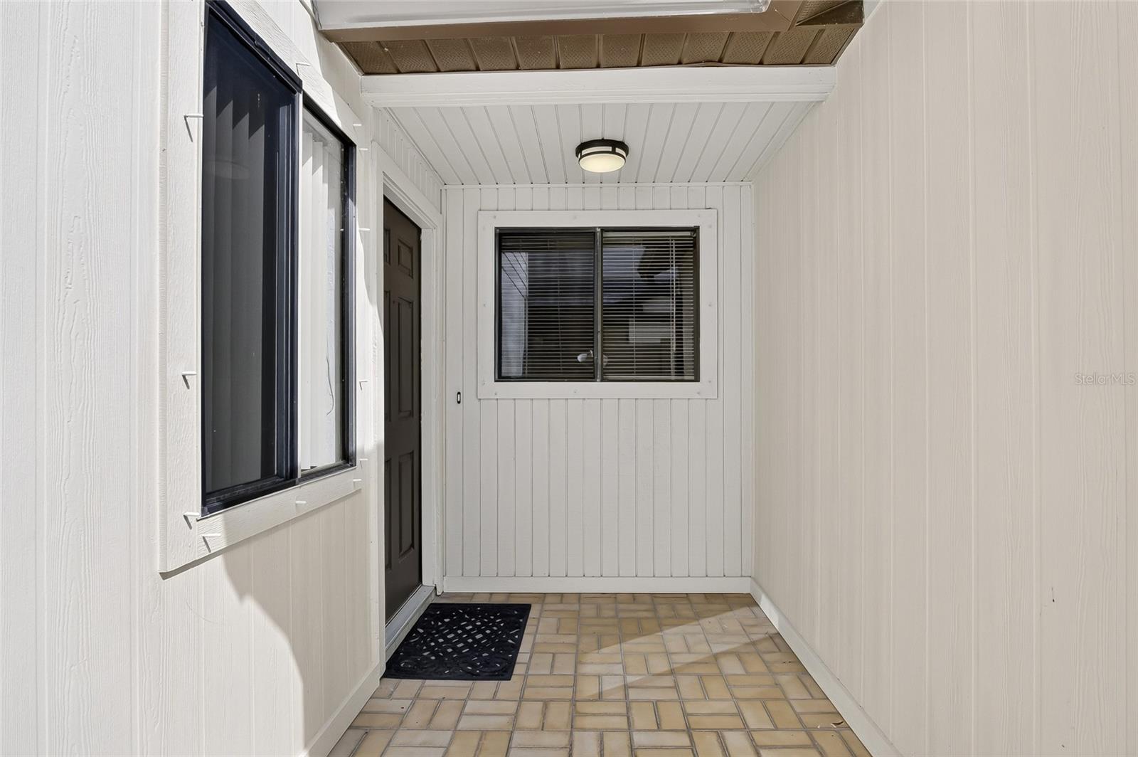 367 Castlewood Ln Property Photo 4