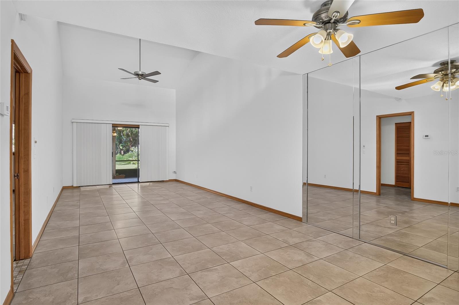 367 Castlewood Ln Property Photo 10