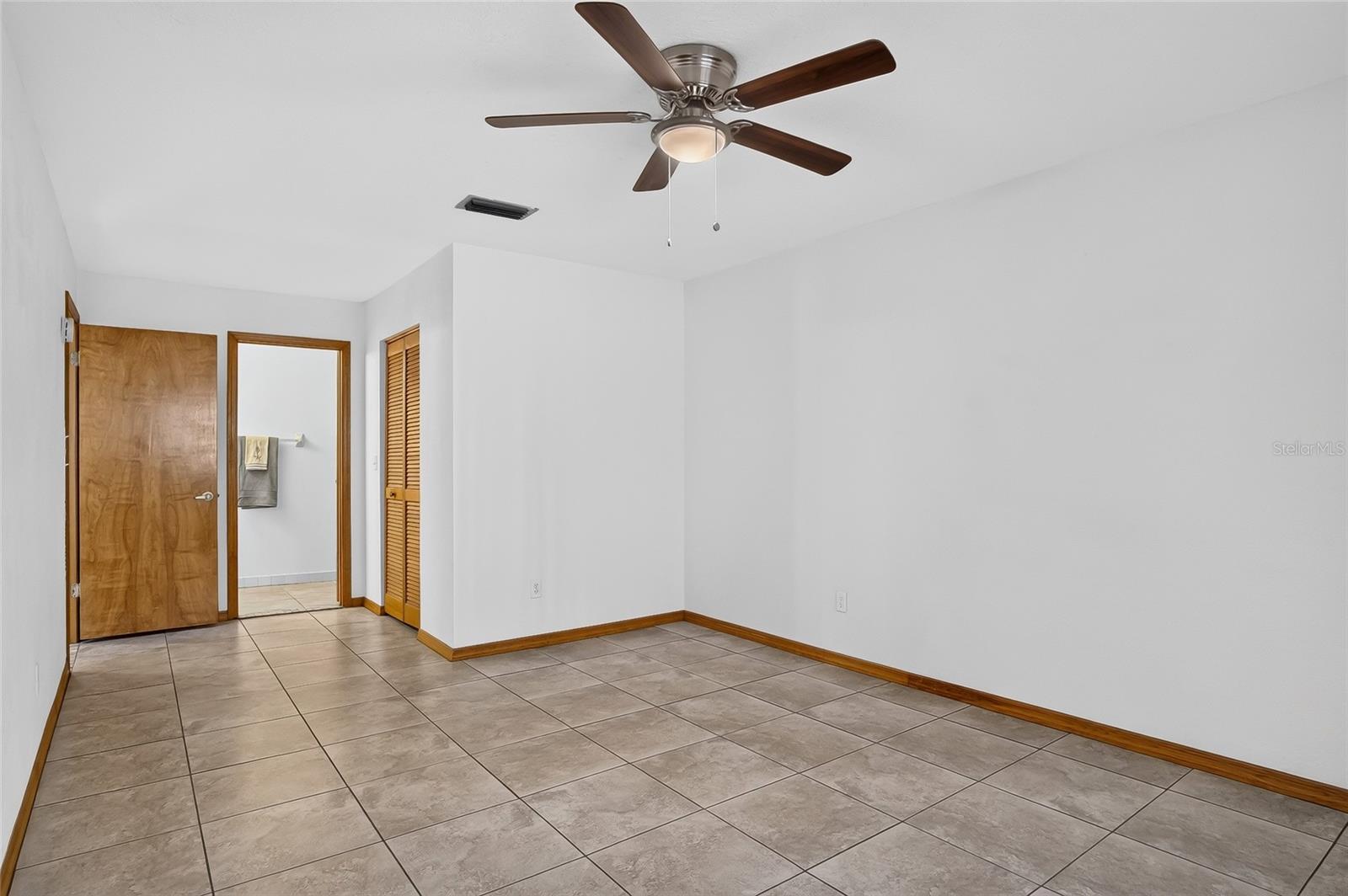 367 Castlewood Ln Property Photo 15