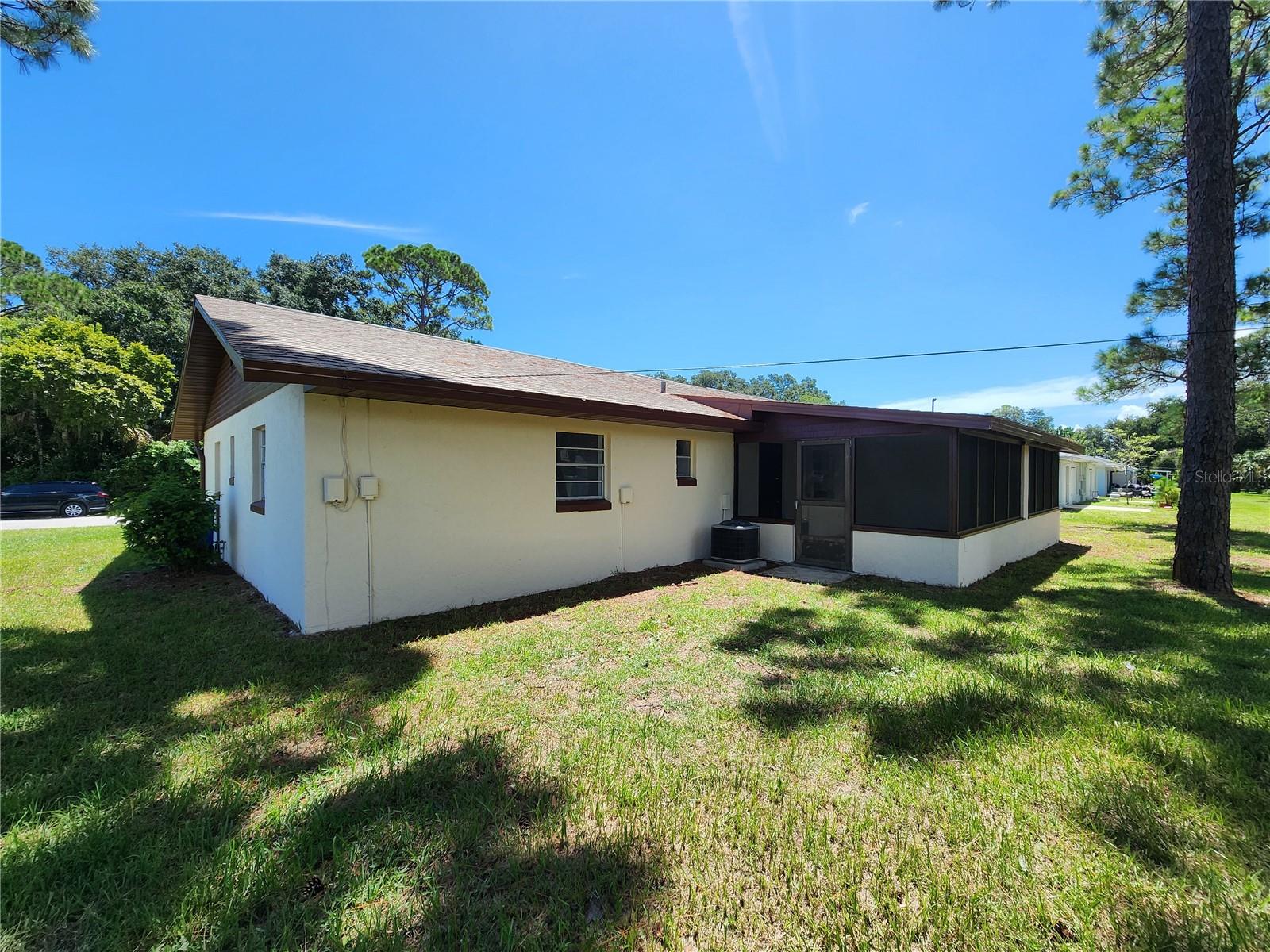 2304 India Palm Dr Property Photo 3