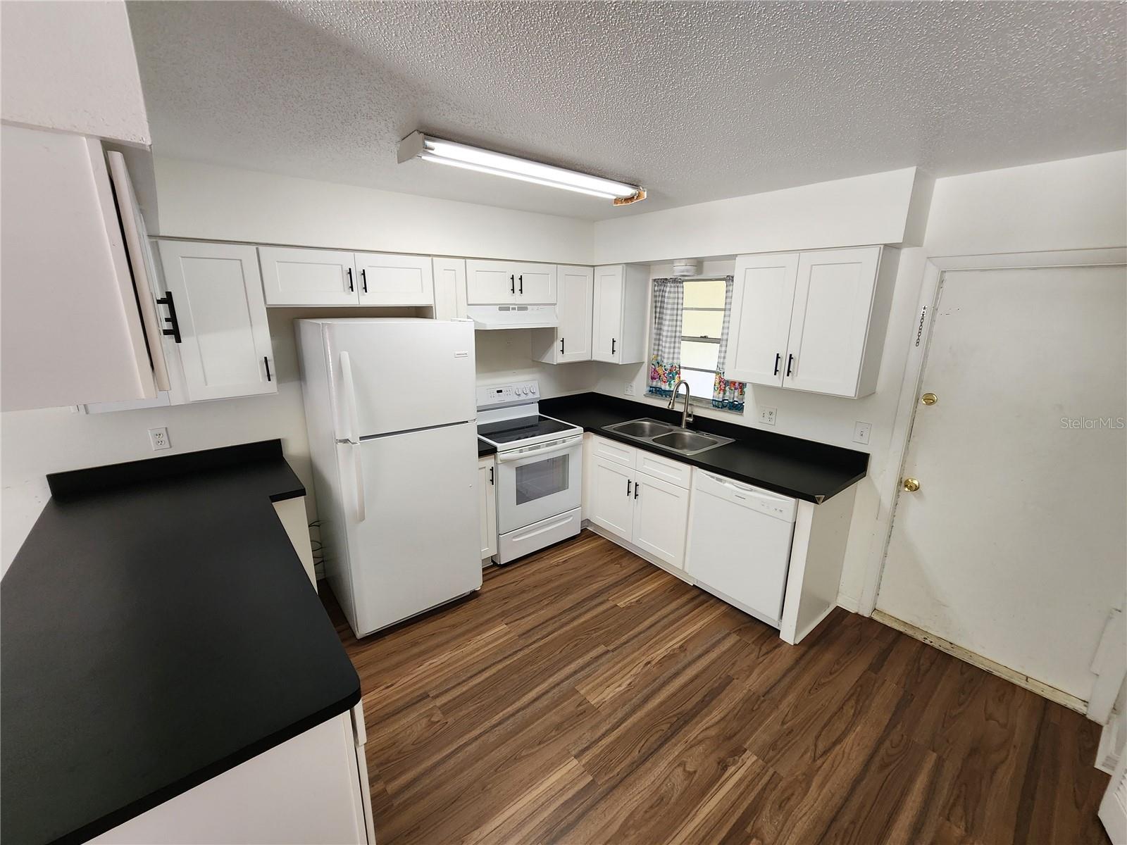 2304 India Palm Dr Property Photo 6