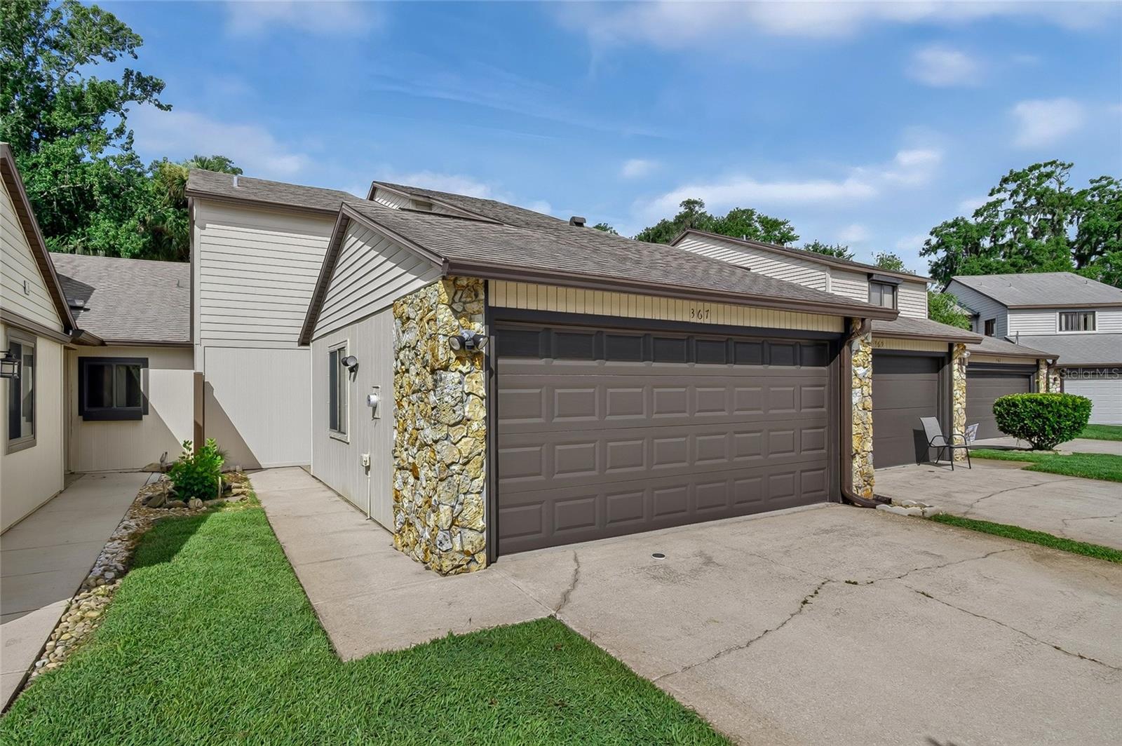 367 CASTLEWOOD LN Property Photo 1