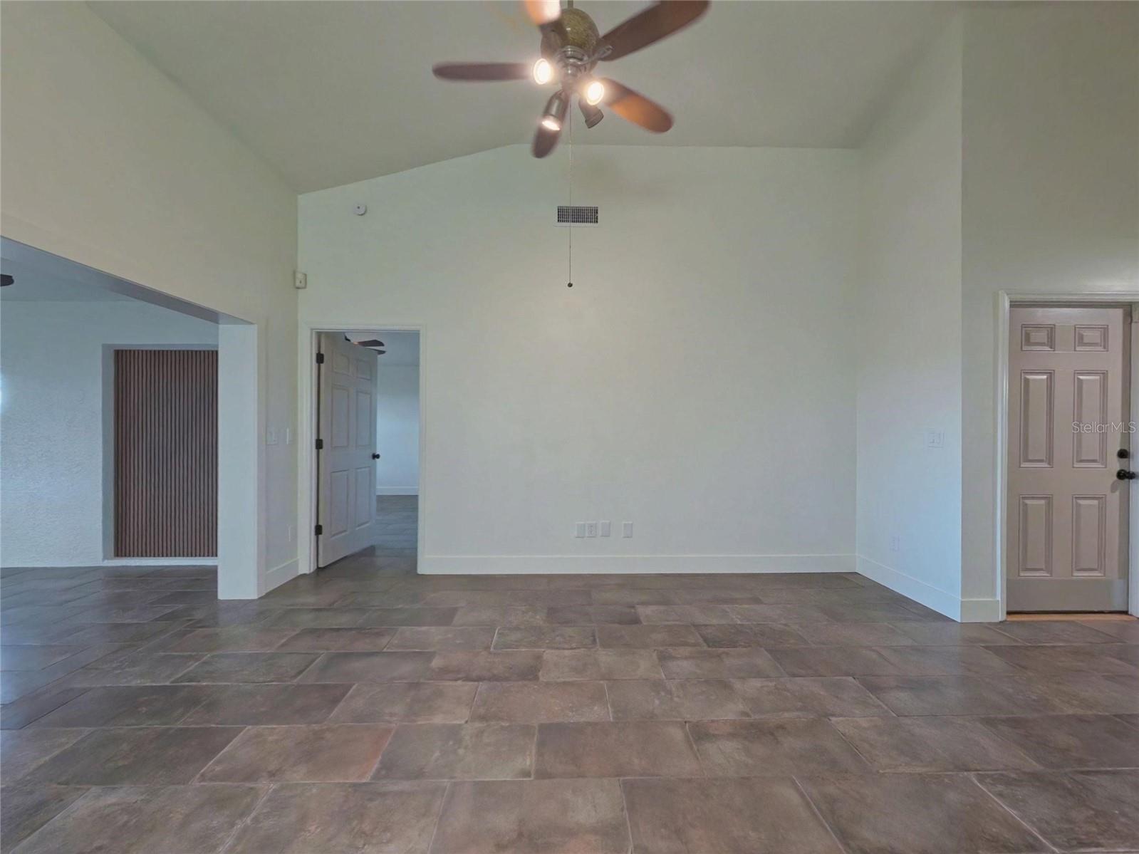 1363 Wayne Ave Property Photo 39