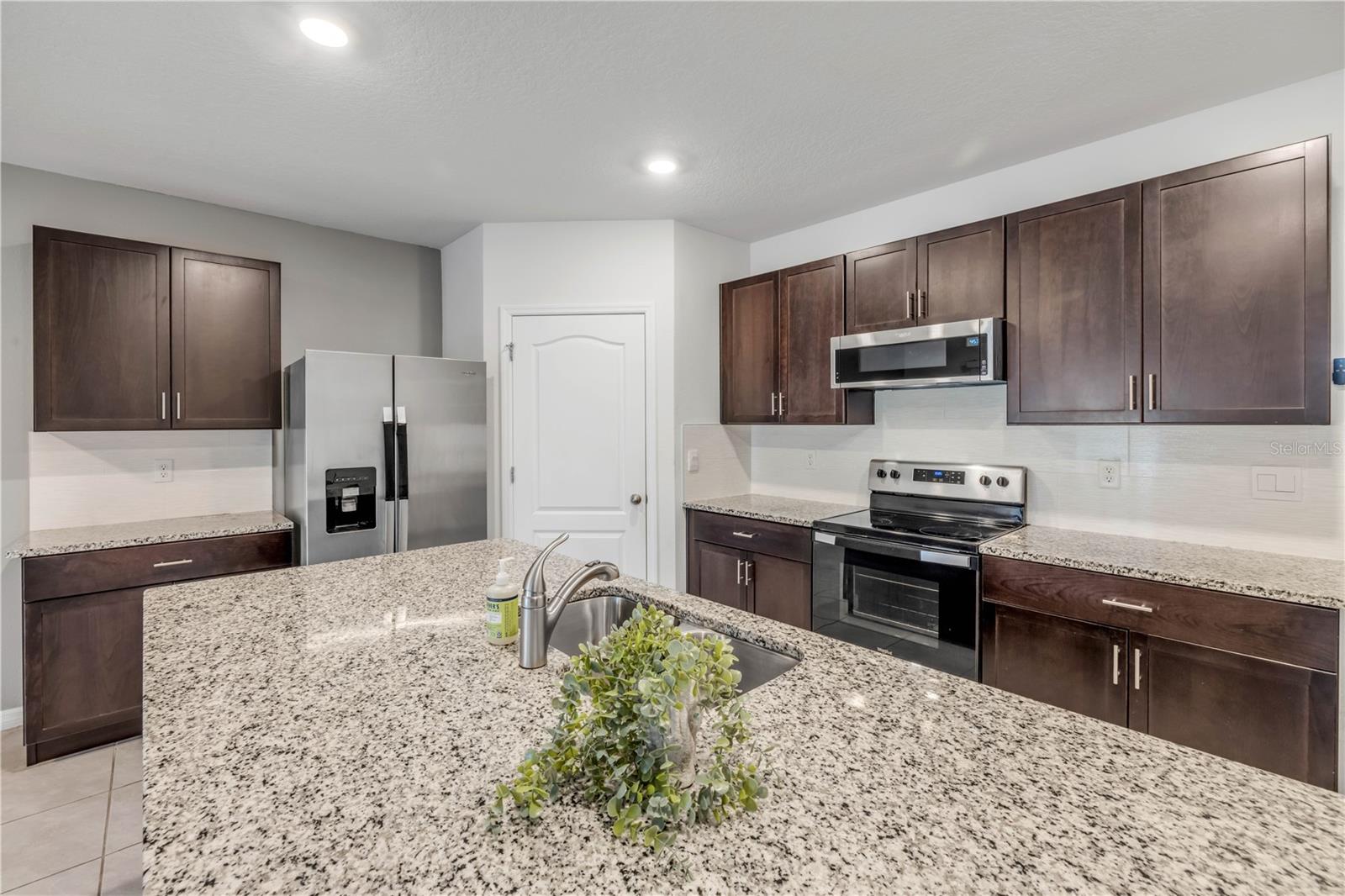 1802 Myrtlebrooke Dr Property Photo 9