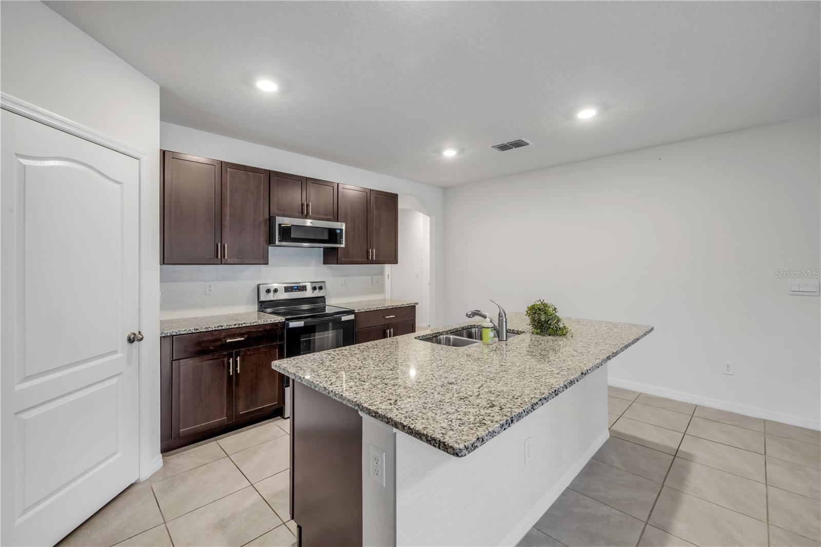 1802 Myrtlebrooke Dr Property Photo 10