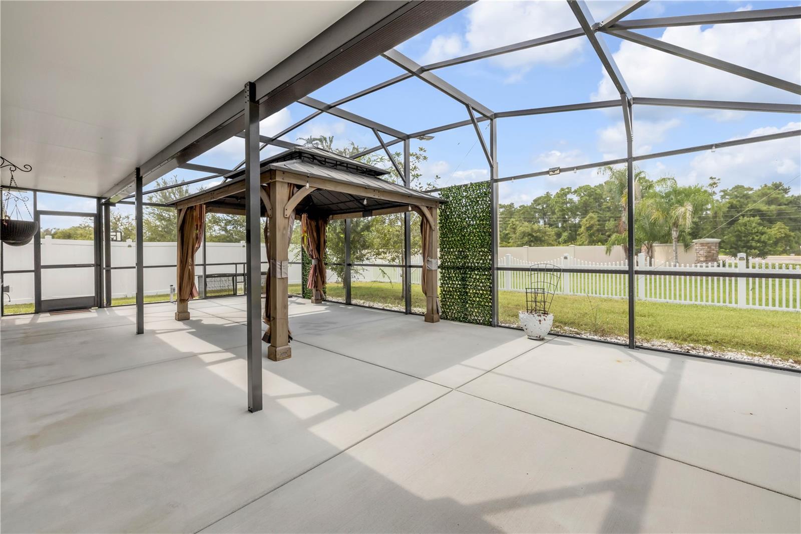 1802 Myrtlebrooke Dr Property Photo 36