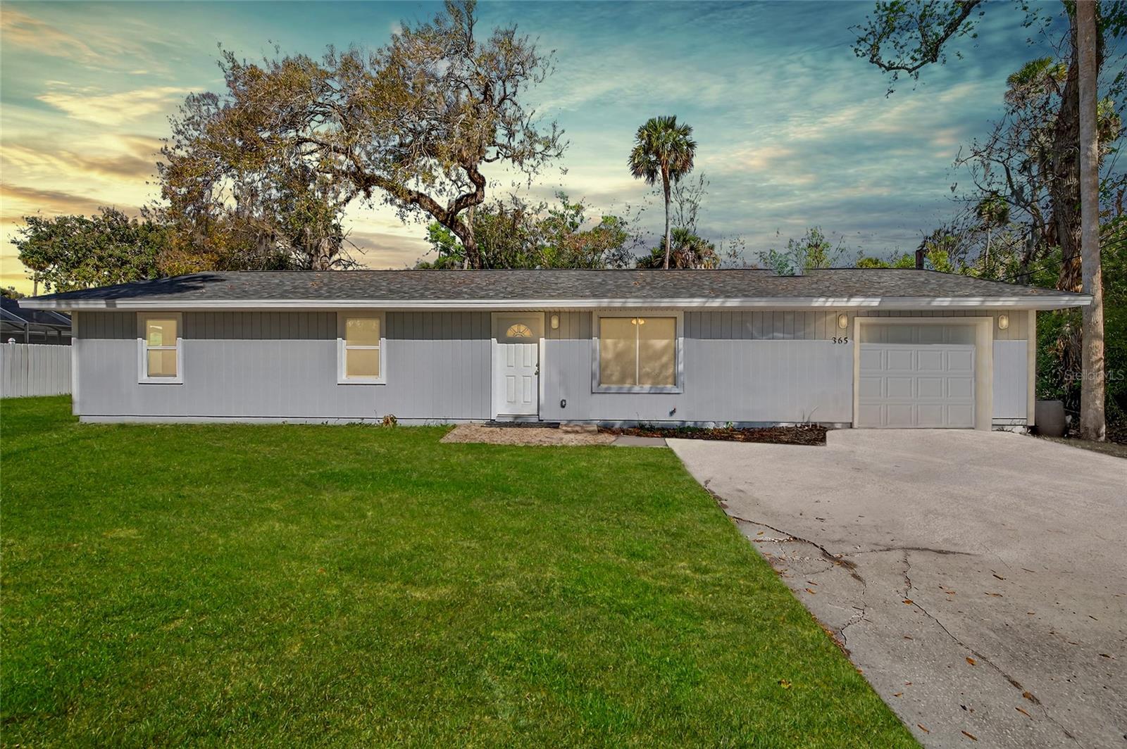365 Hand Ave Property Photo 1