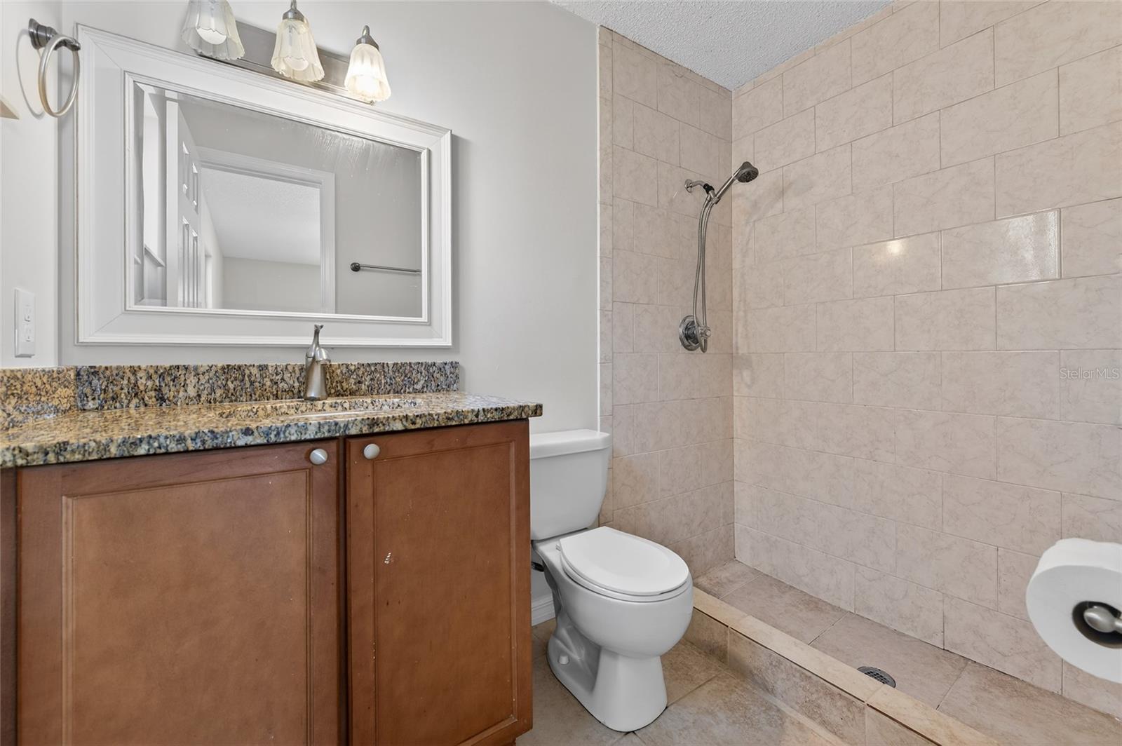 365 Hand Ave Property Photo 9