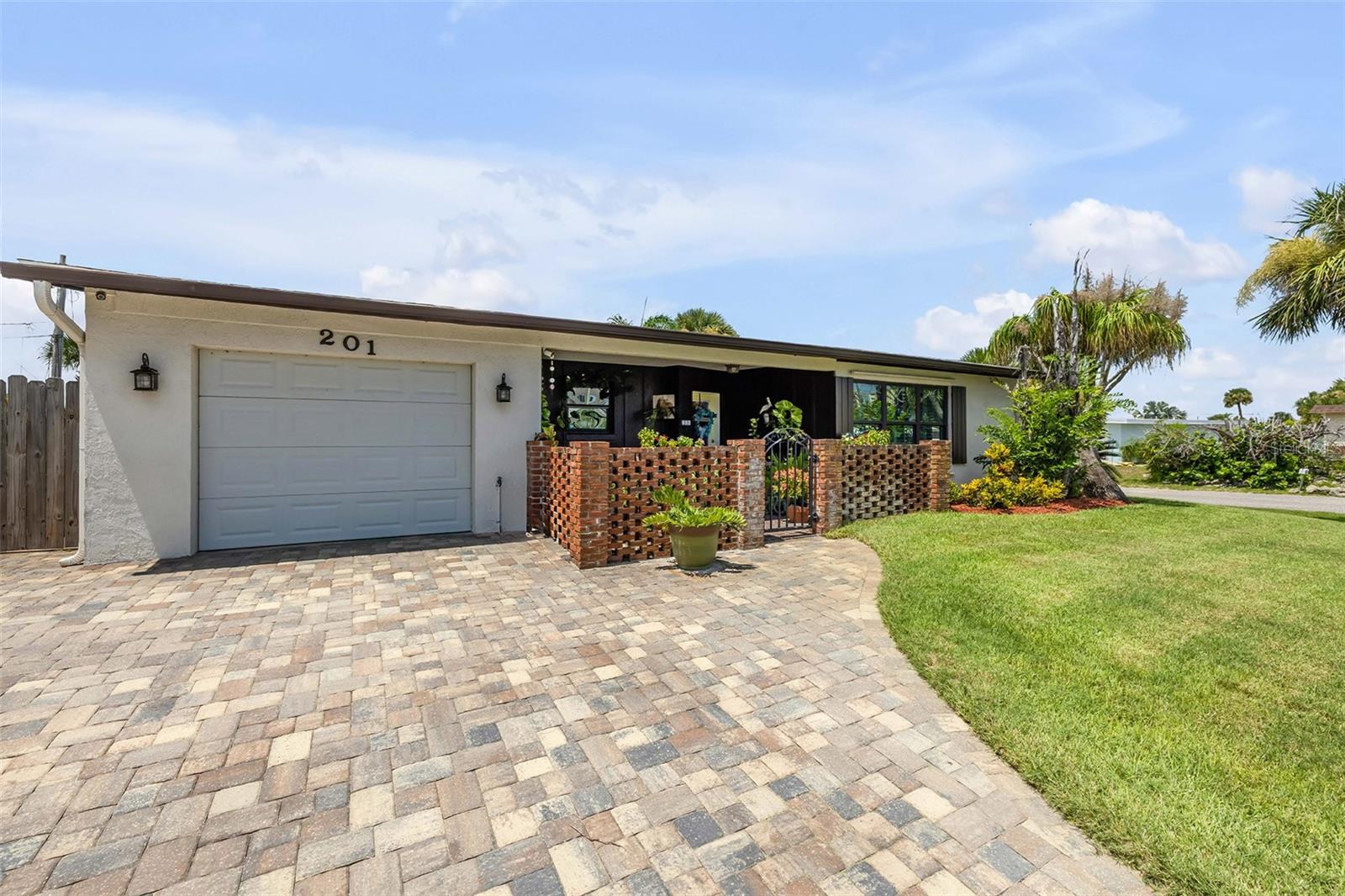 201 S Venetian Way Property Photo 59