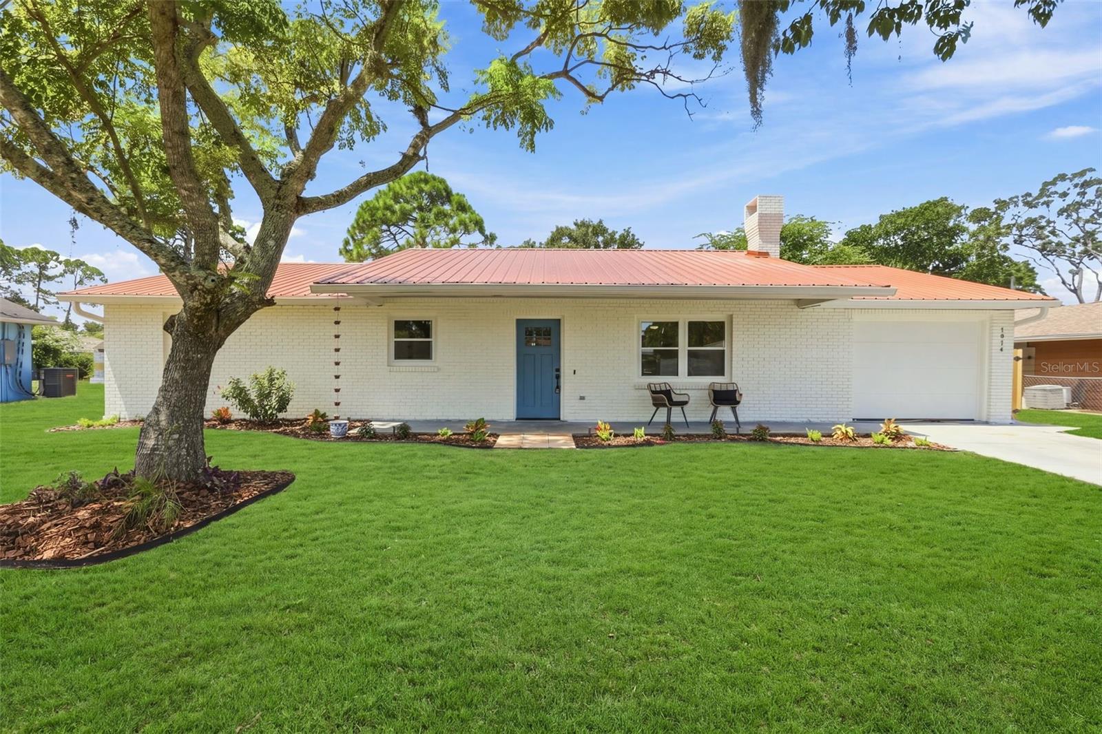 1914 Sabal Palm Dr Property Photo 1