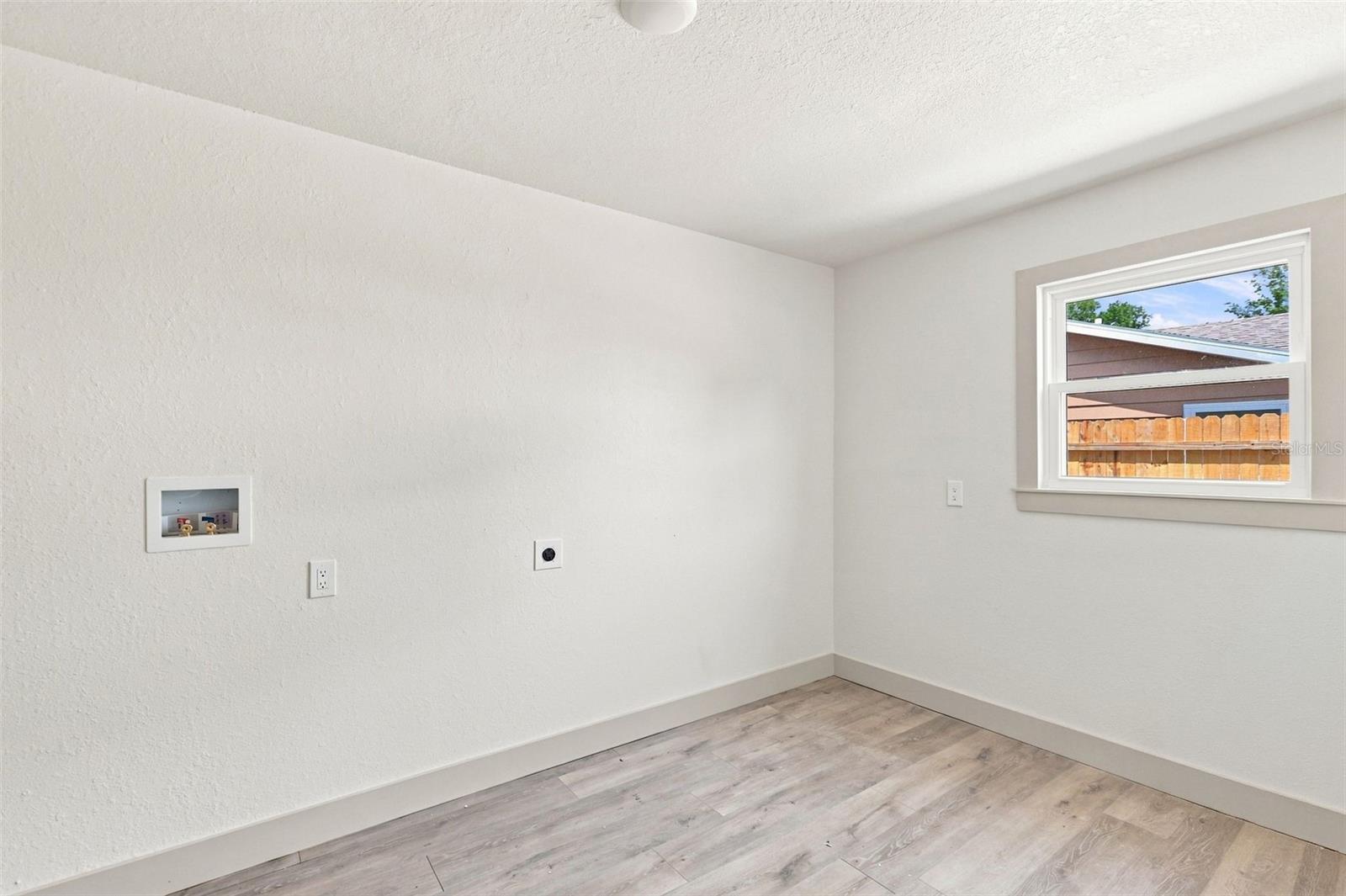 1914 Sabal Palm Dr Property Photo 27