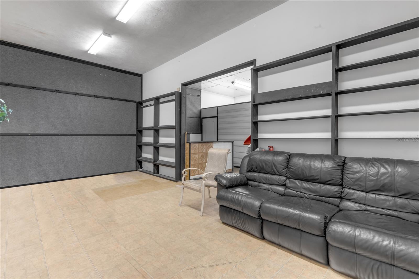 555 8th St #i Property Photo 12