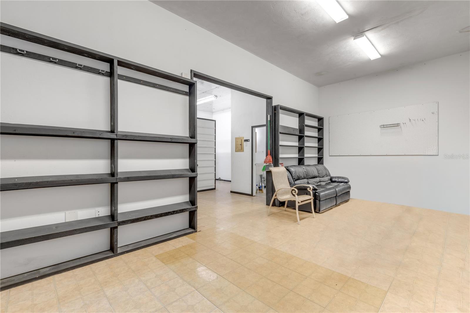 555 8th St #i Property Photo 14