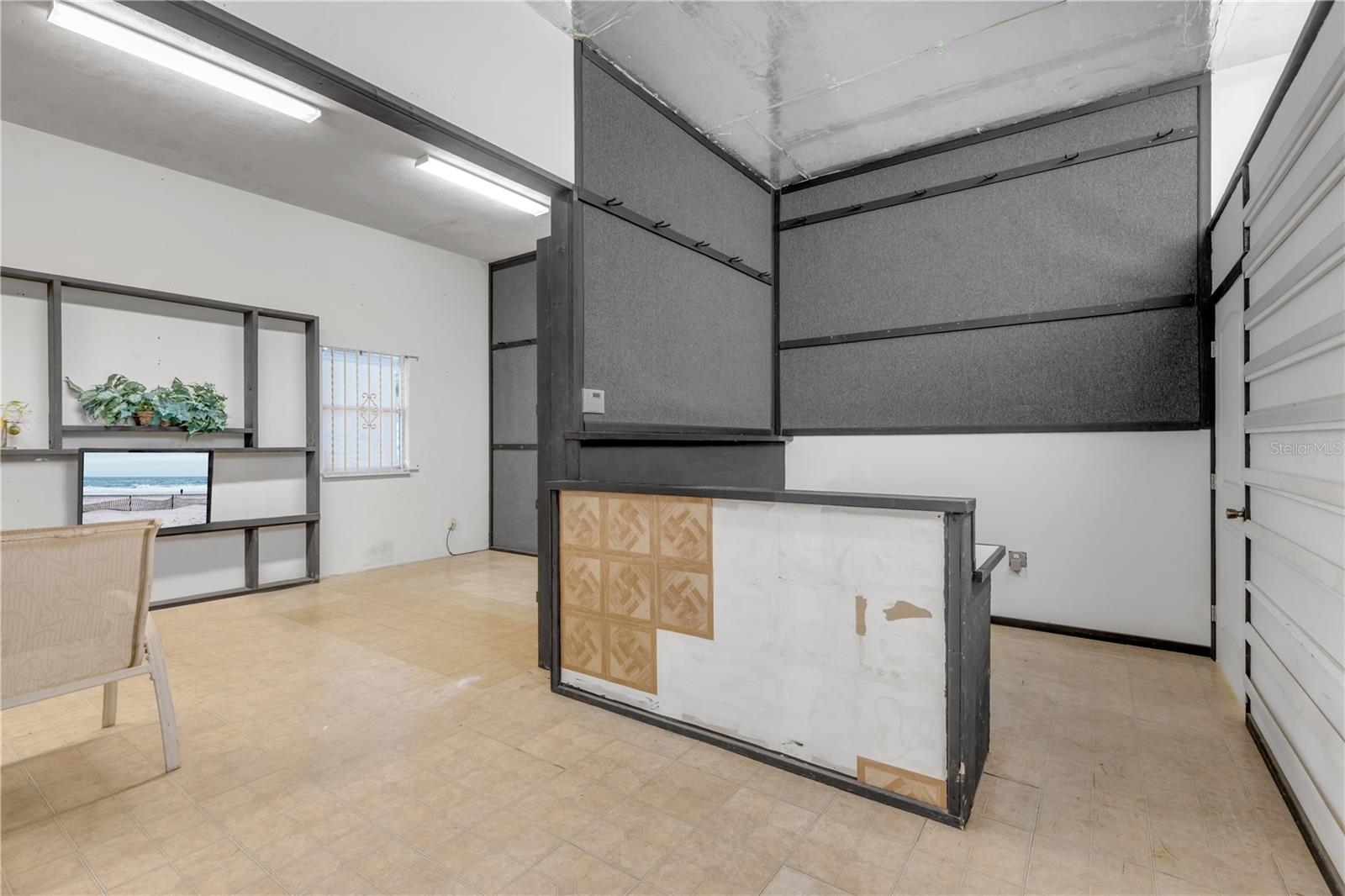 555 8th St #i Property Photo 18