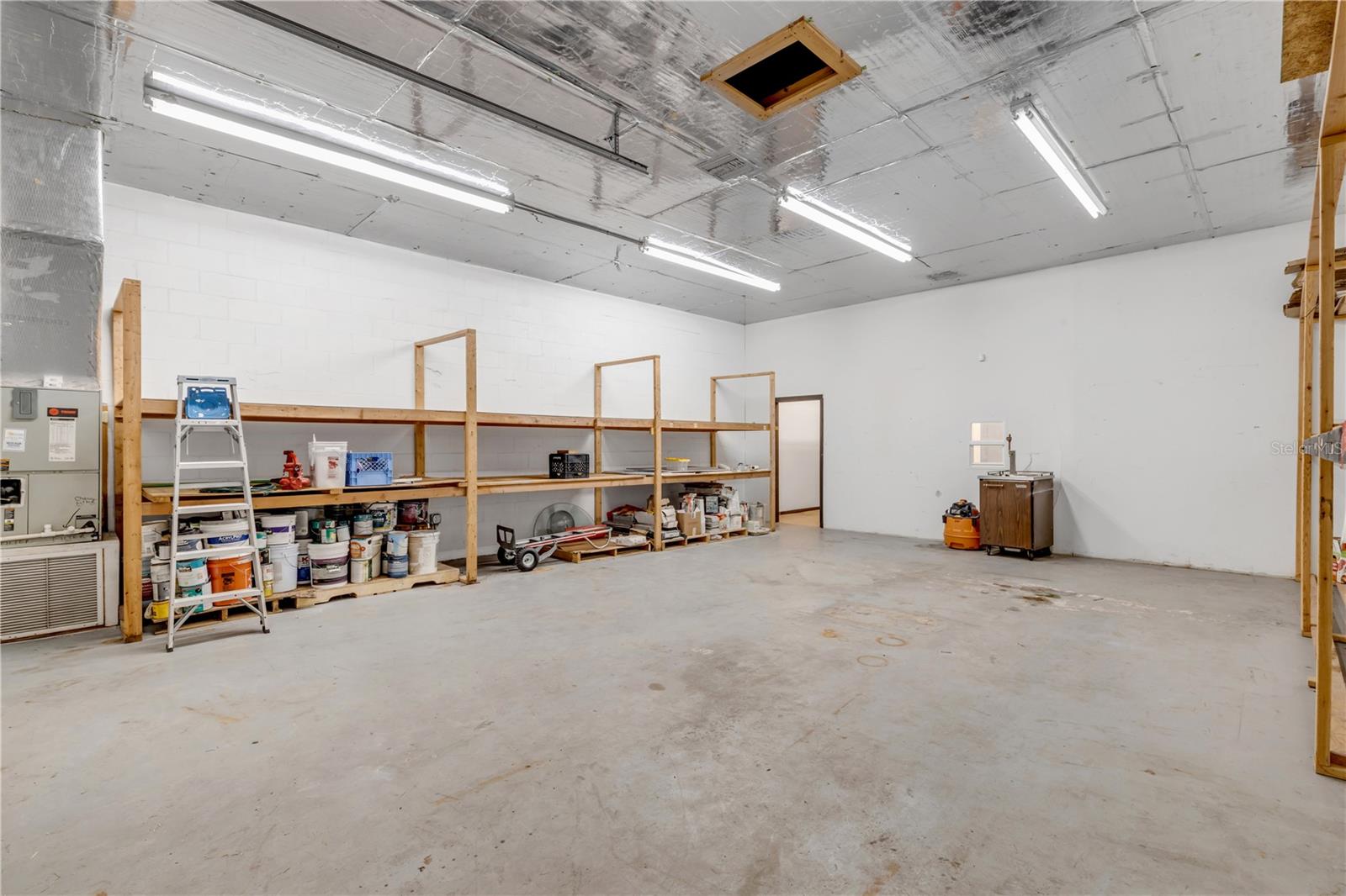 555 8th St #i Property Photo 26