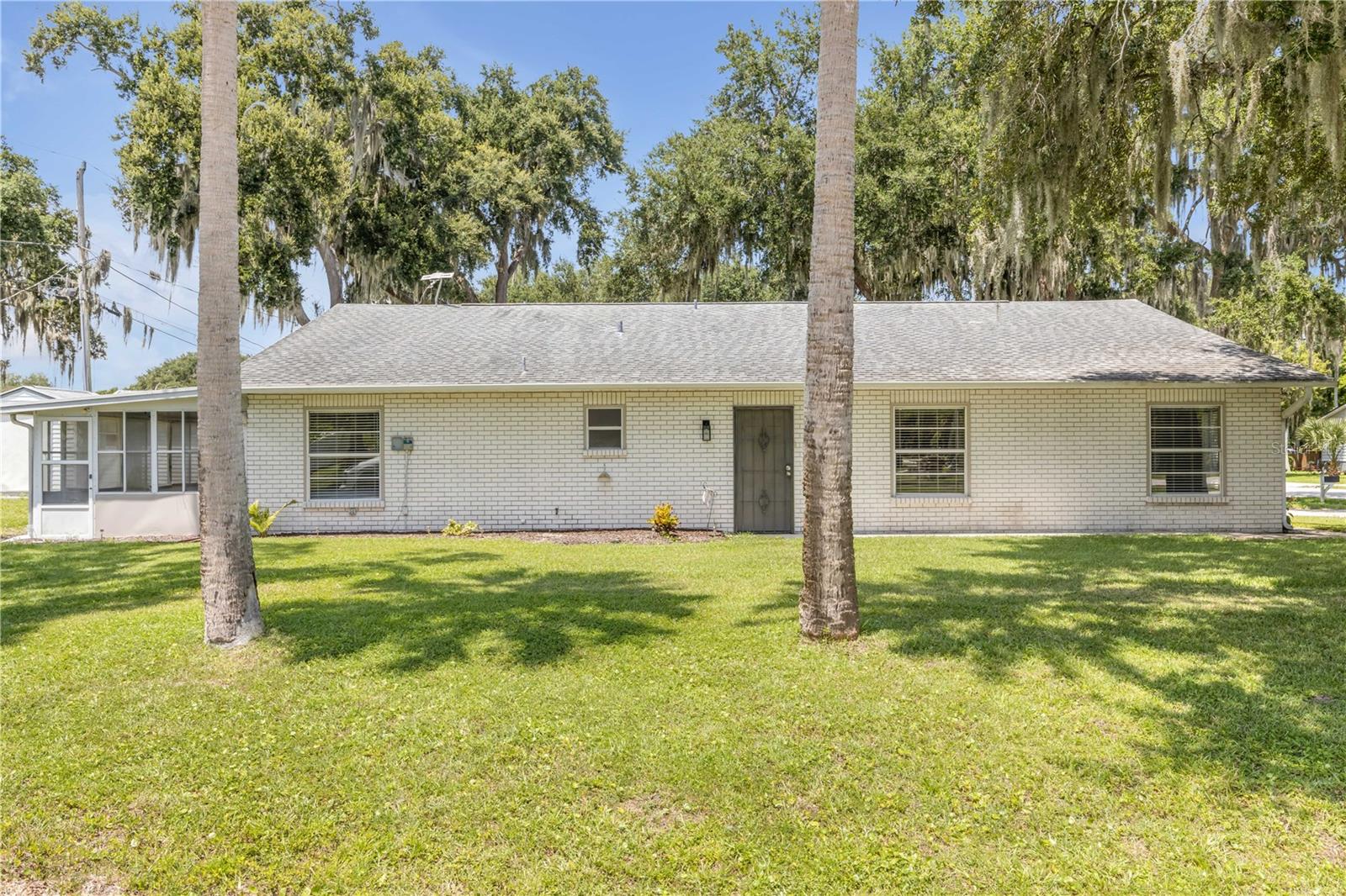 1870 Queen Palm Dr Property Photo 1