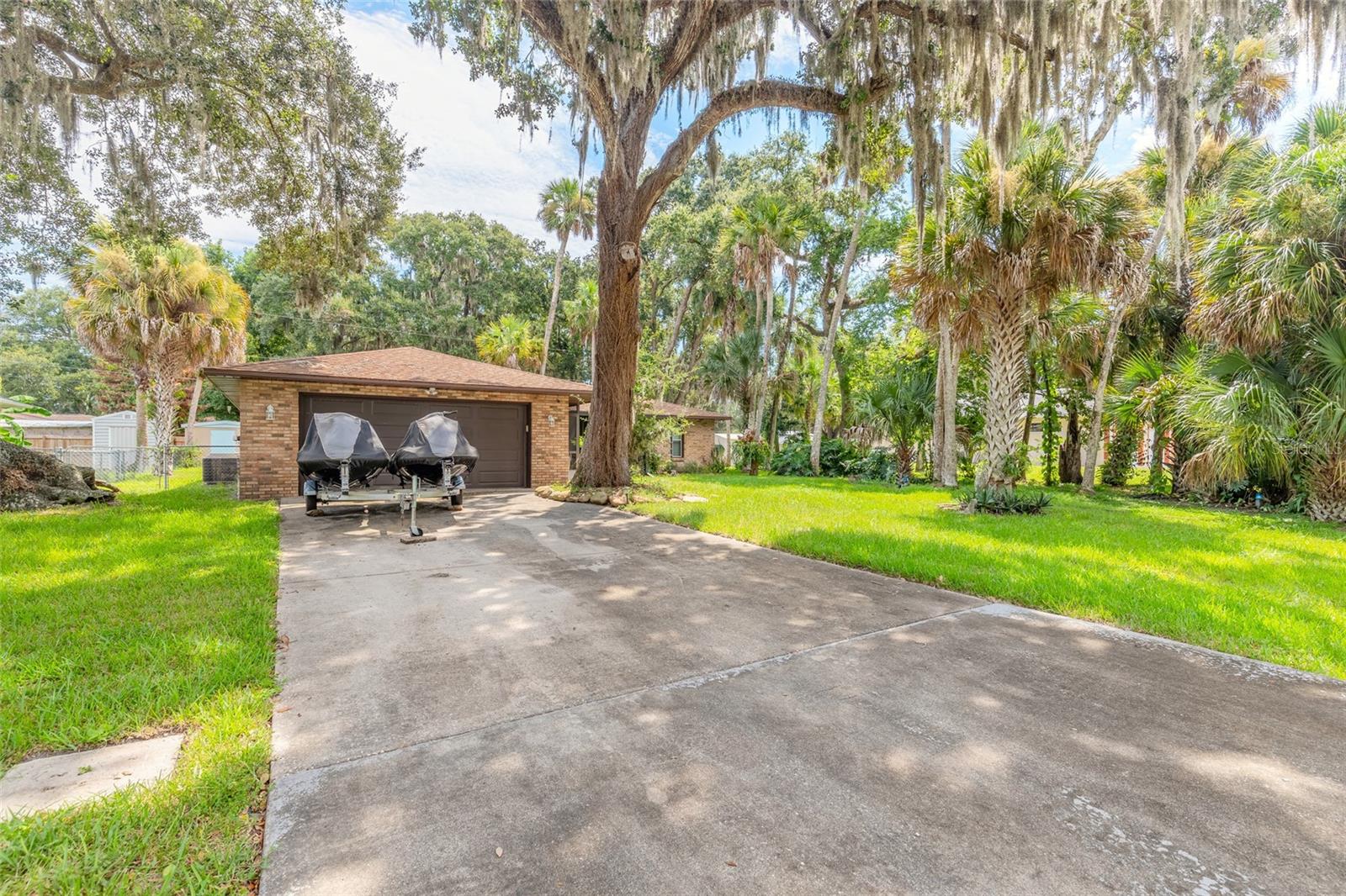 1413 Orange Tree Dr Property Photo 15