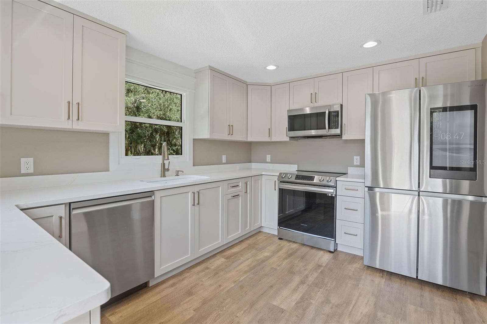 2463 Pioneer Trl Property Photo 6