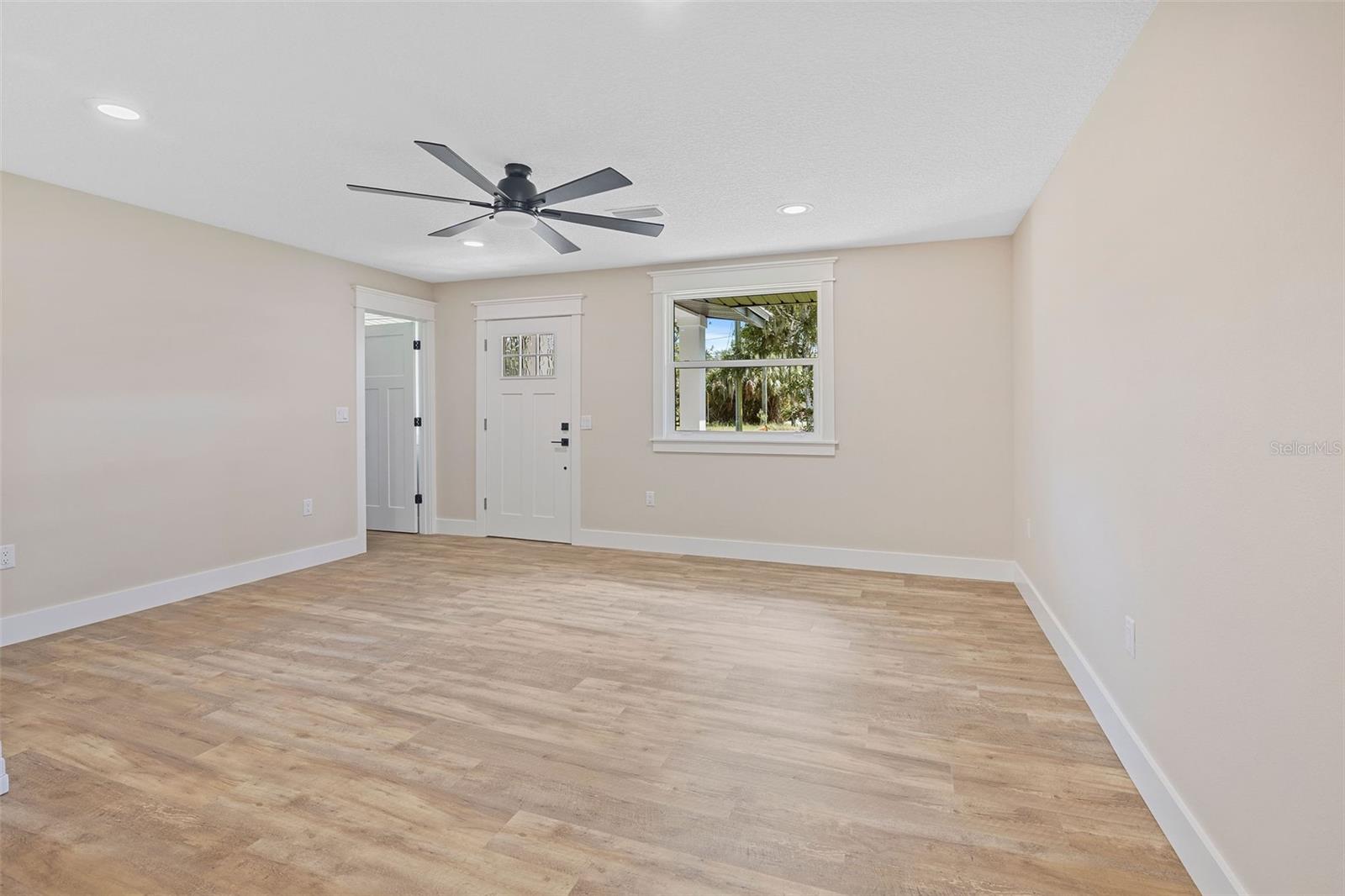 2463 Pioneer Trl Property Photo 8