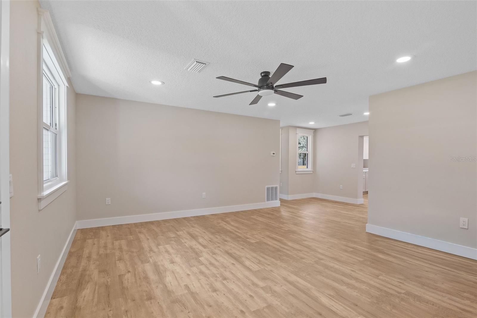 2463 Pioneer Trl Property Photo 10